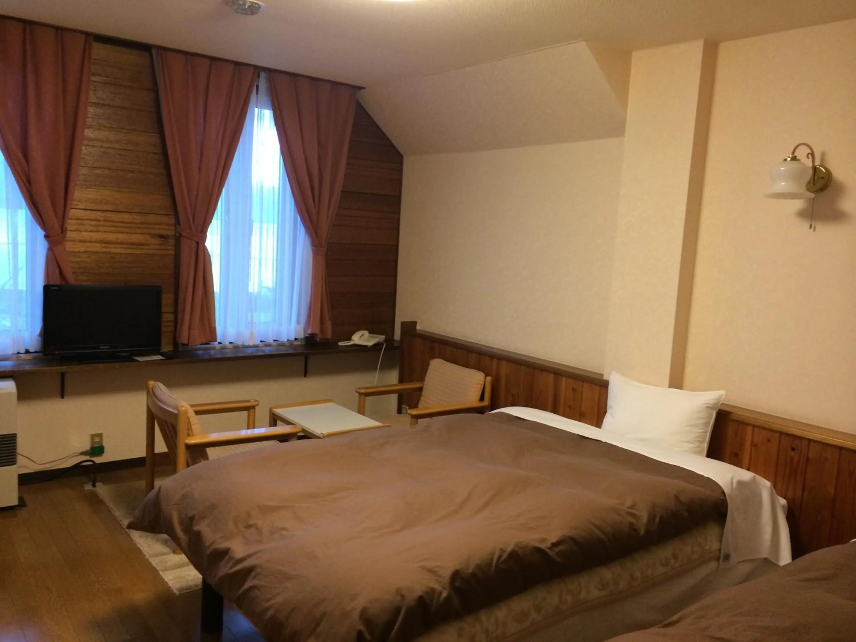 Day, Bed in Pension Ohno