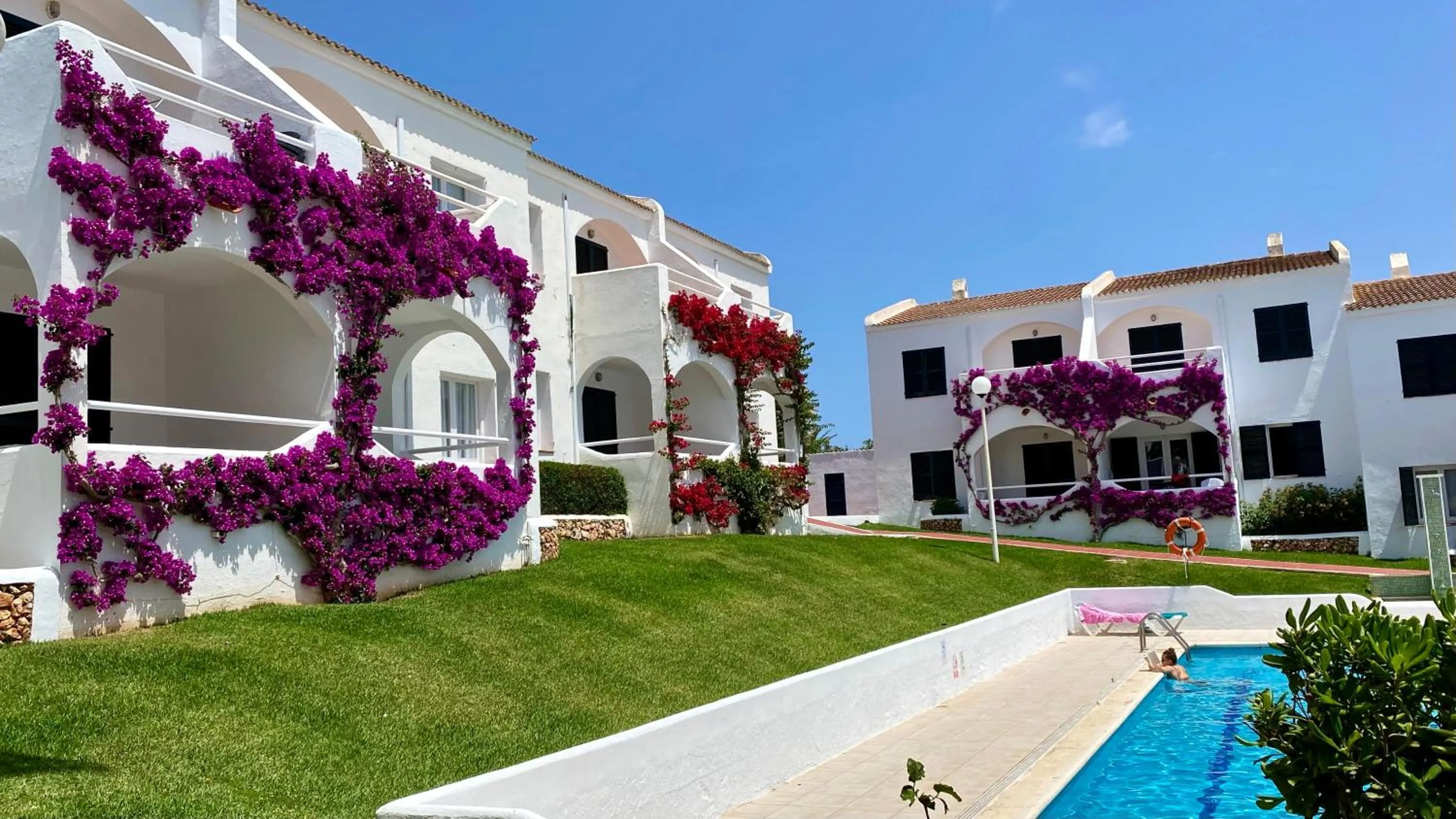 Pool view in Playa Parc Apartments
