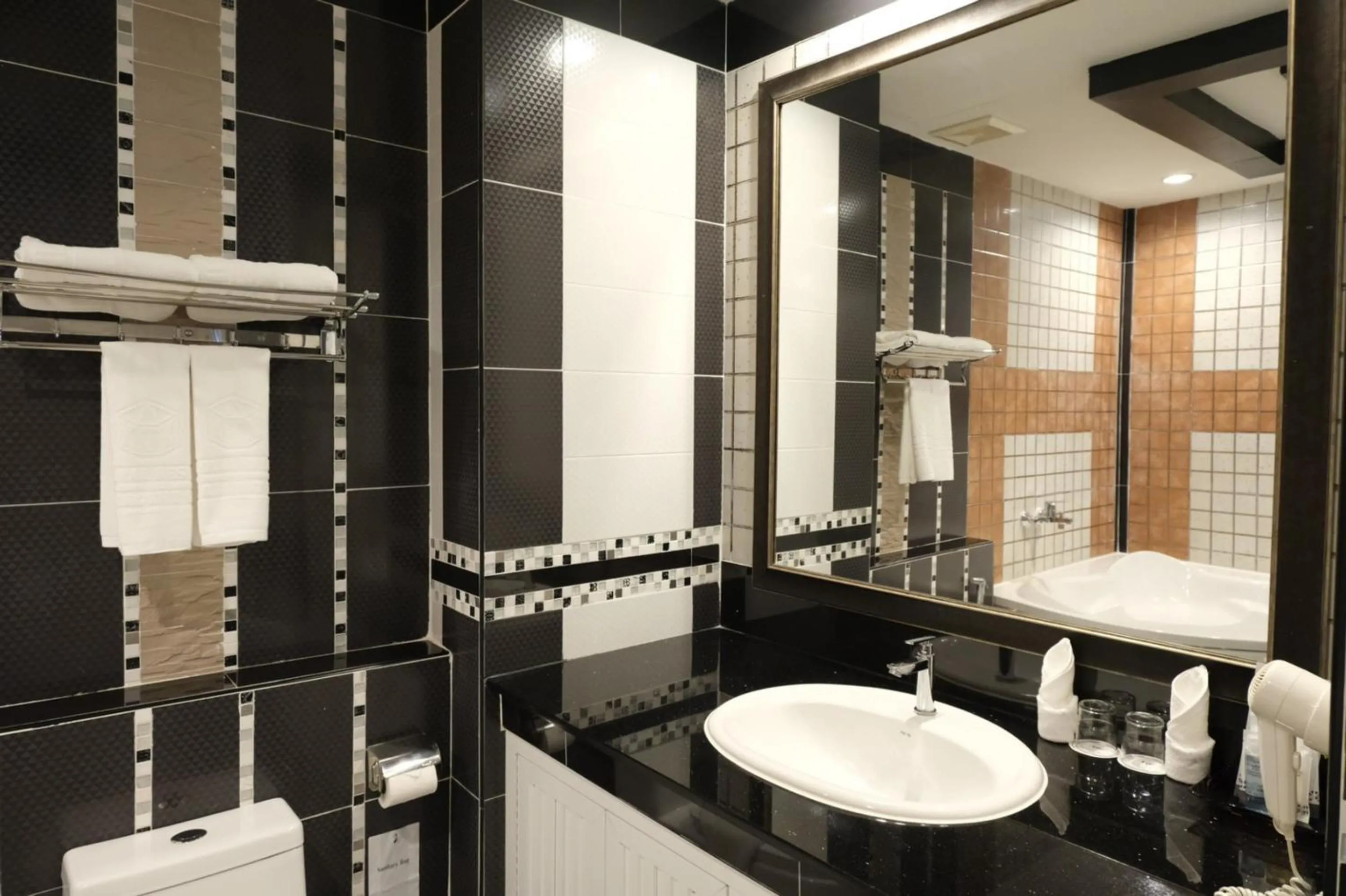 Bathroom in KTK Pattaya Hotel & Residence