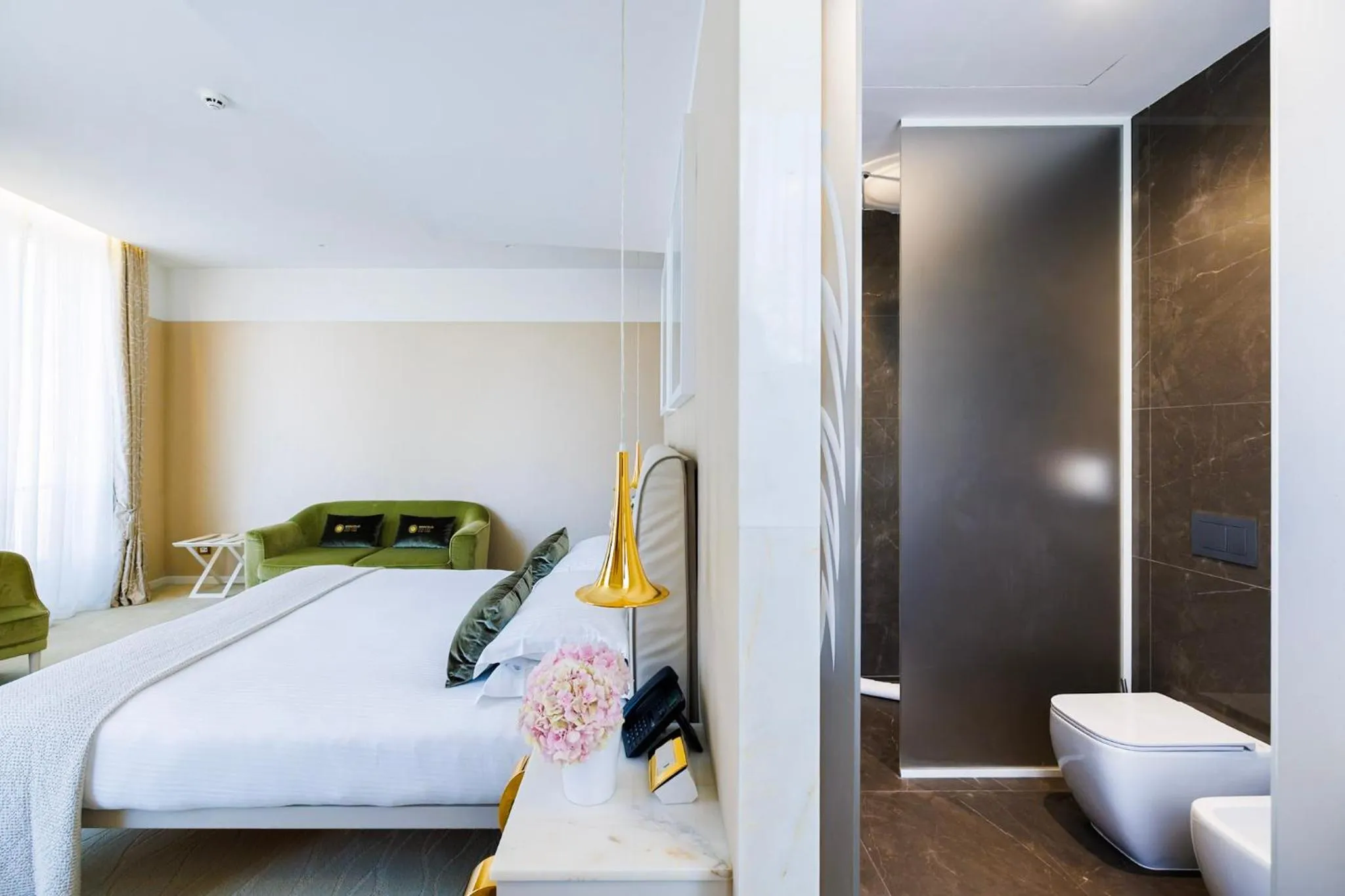 Photo of the whole room, Bed in Boscolo Lyon Hotel & Spa