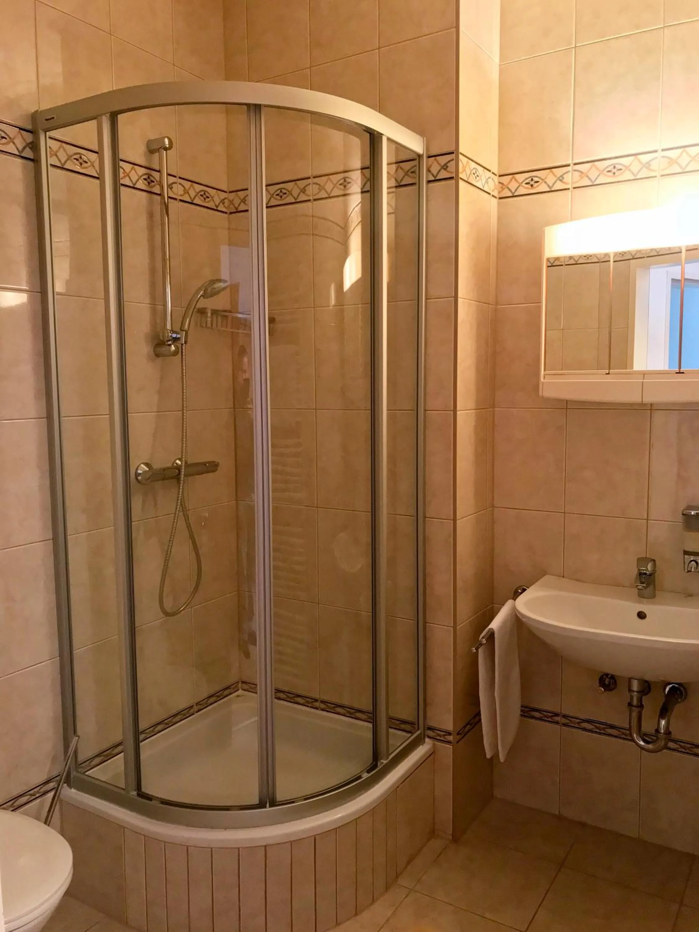 Photo of the whole room in Privatzimmer Familie Schwarz