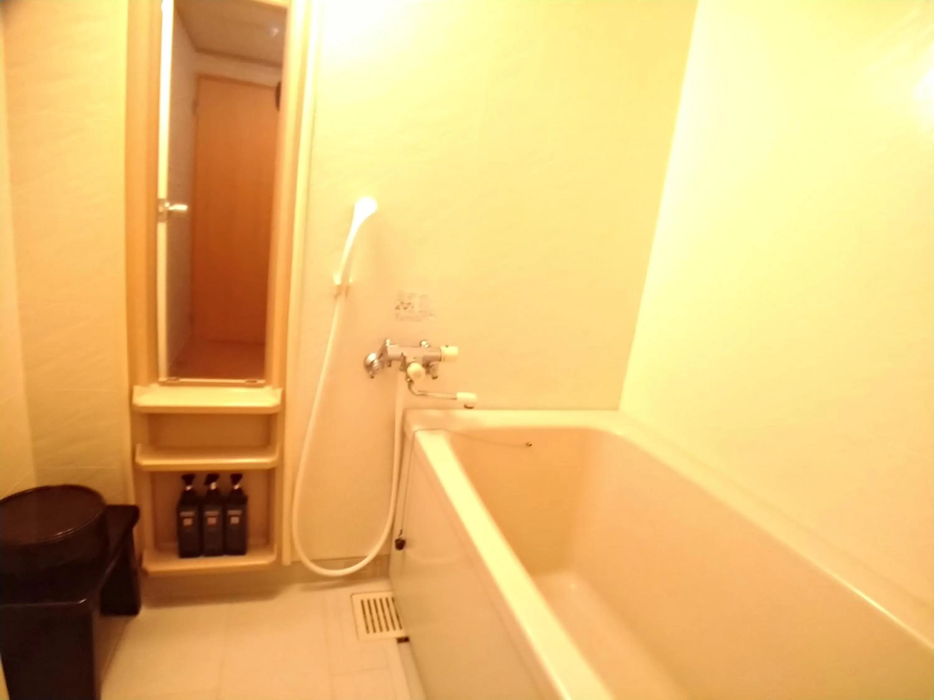 Shower in Wakamatsuya