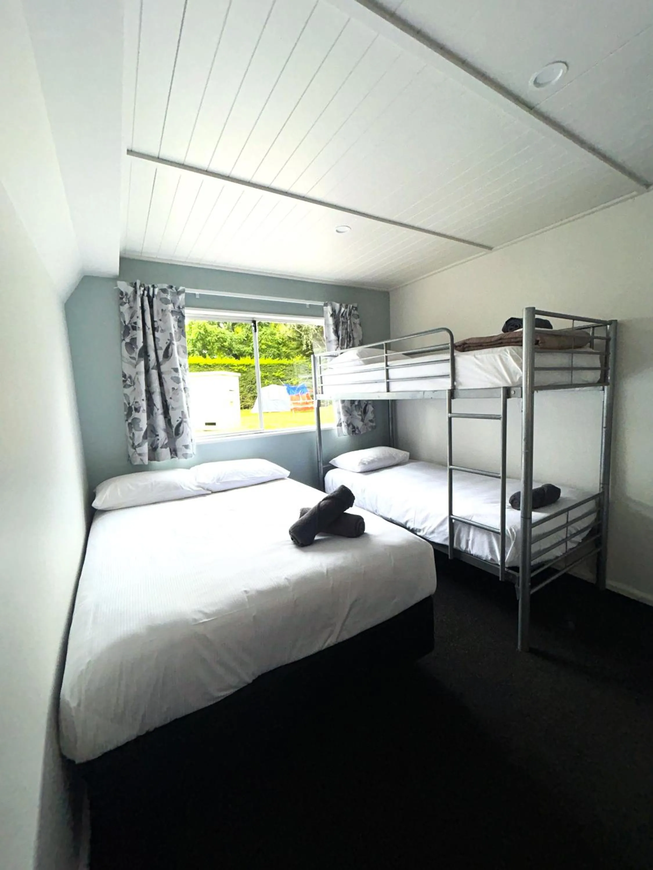 Bedroom, Bed in Hastings TOP 10 Holiday Park