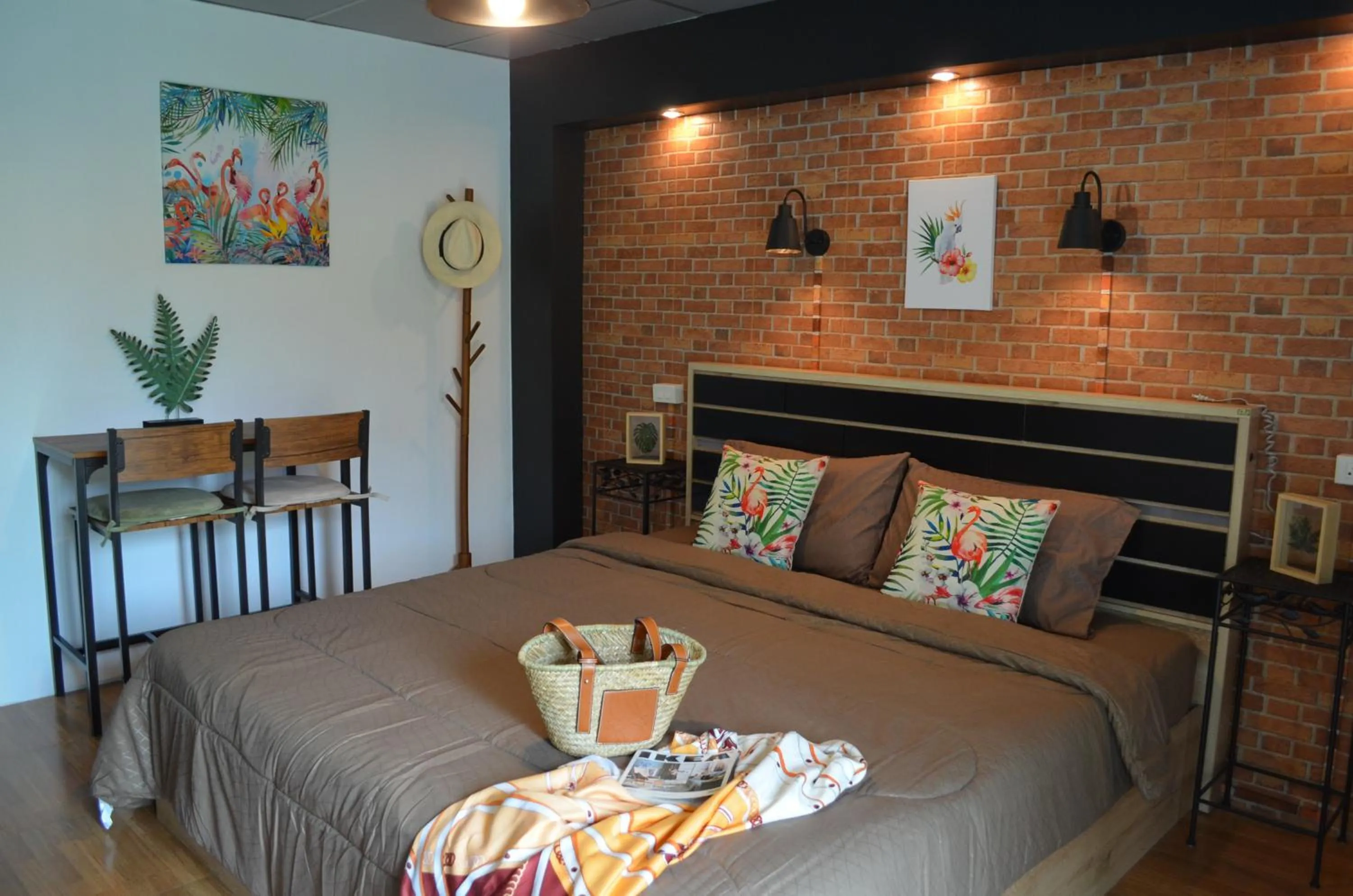 Bed in Dawnthaya Ayutthaya Art House บ้านดอนธยๅ อยุธยา