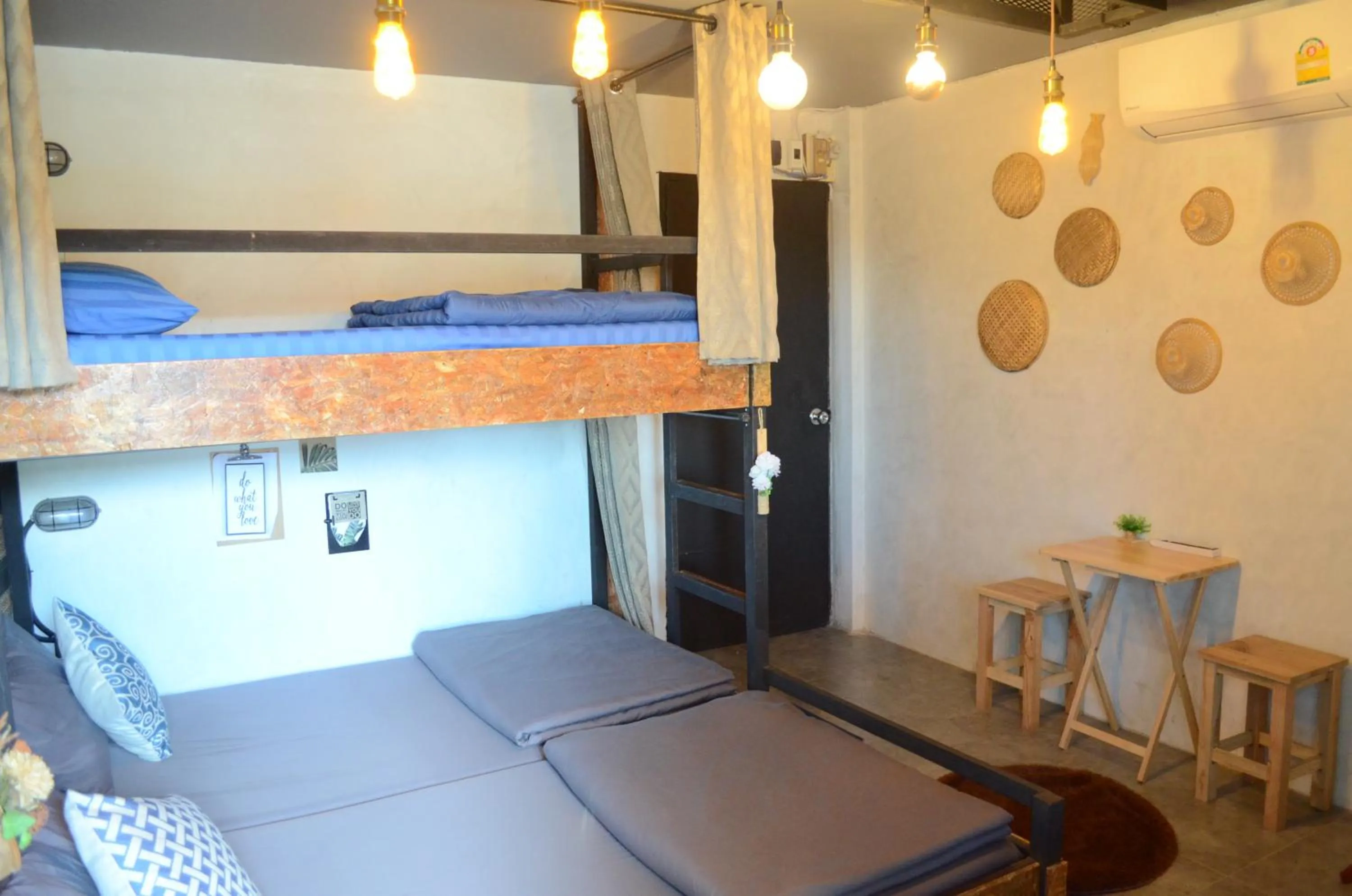 Bed in Dawnthaya Ayutthaya Art House บ้านดอนธยๅ อยุธยา