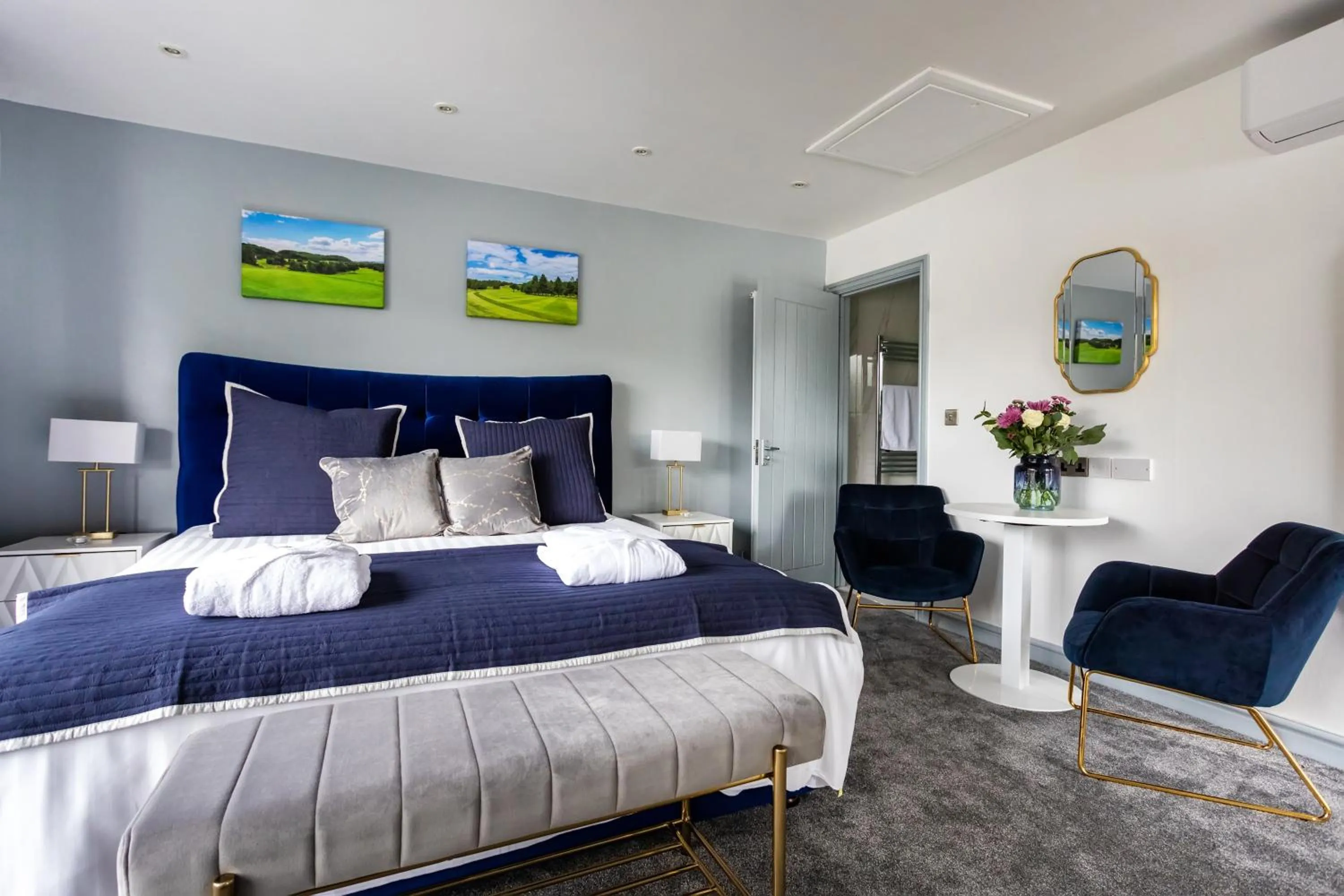 Photo of the whole room, Bed in The Vale Golf & Country Club