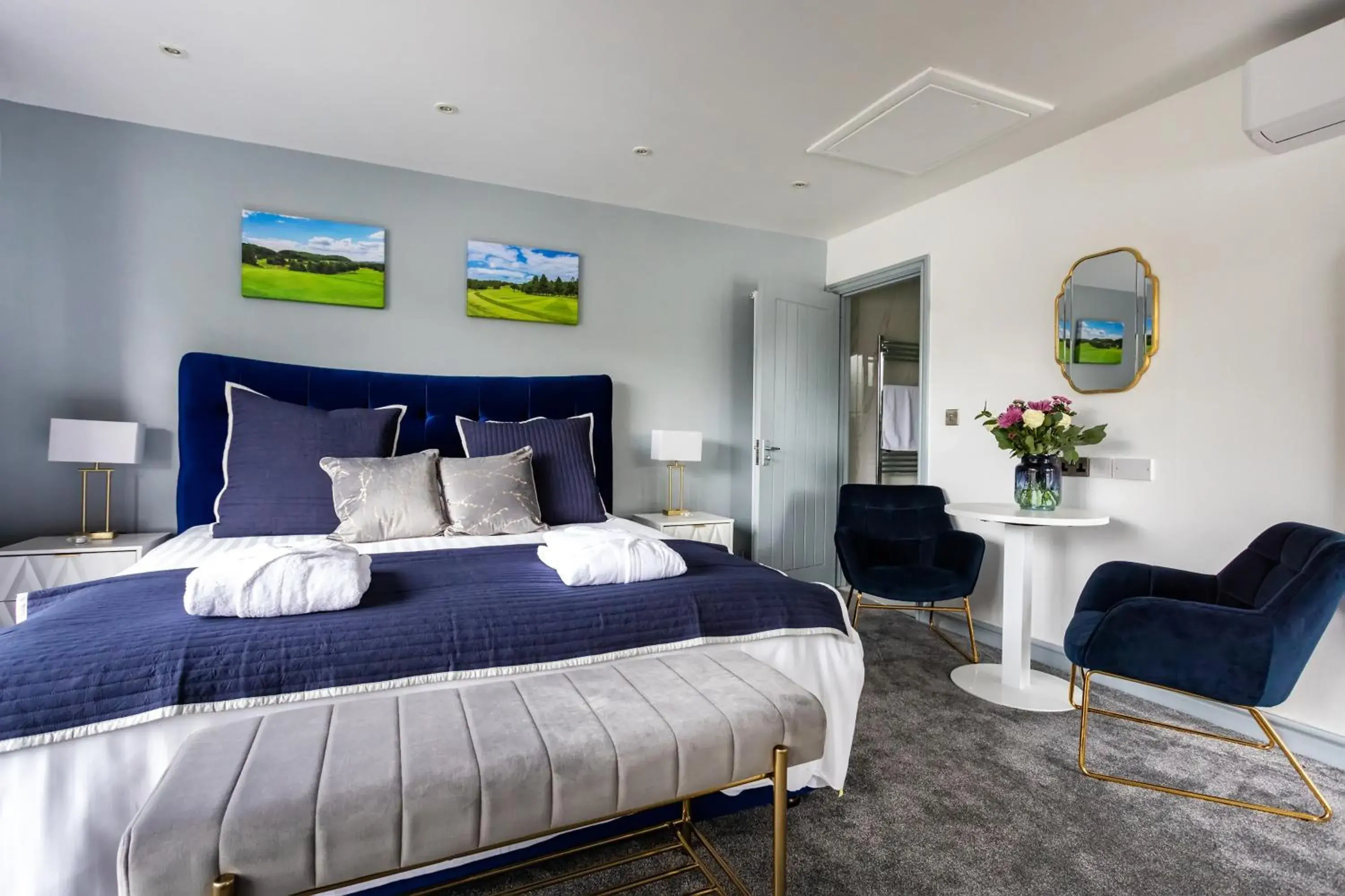 Double Room with Spa Bath in The Vale Golf & Country Club Double Room with Spa Bath in The Vale Golf & Country Club