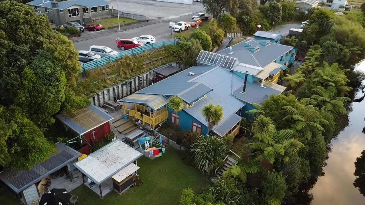 Global Village Travellers Lodge