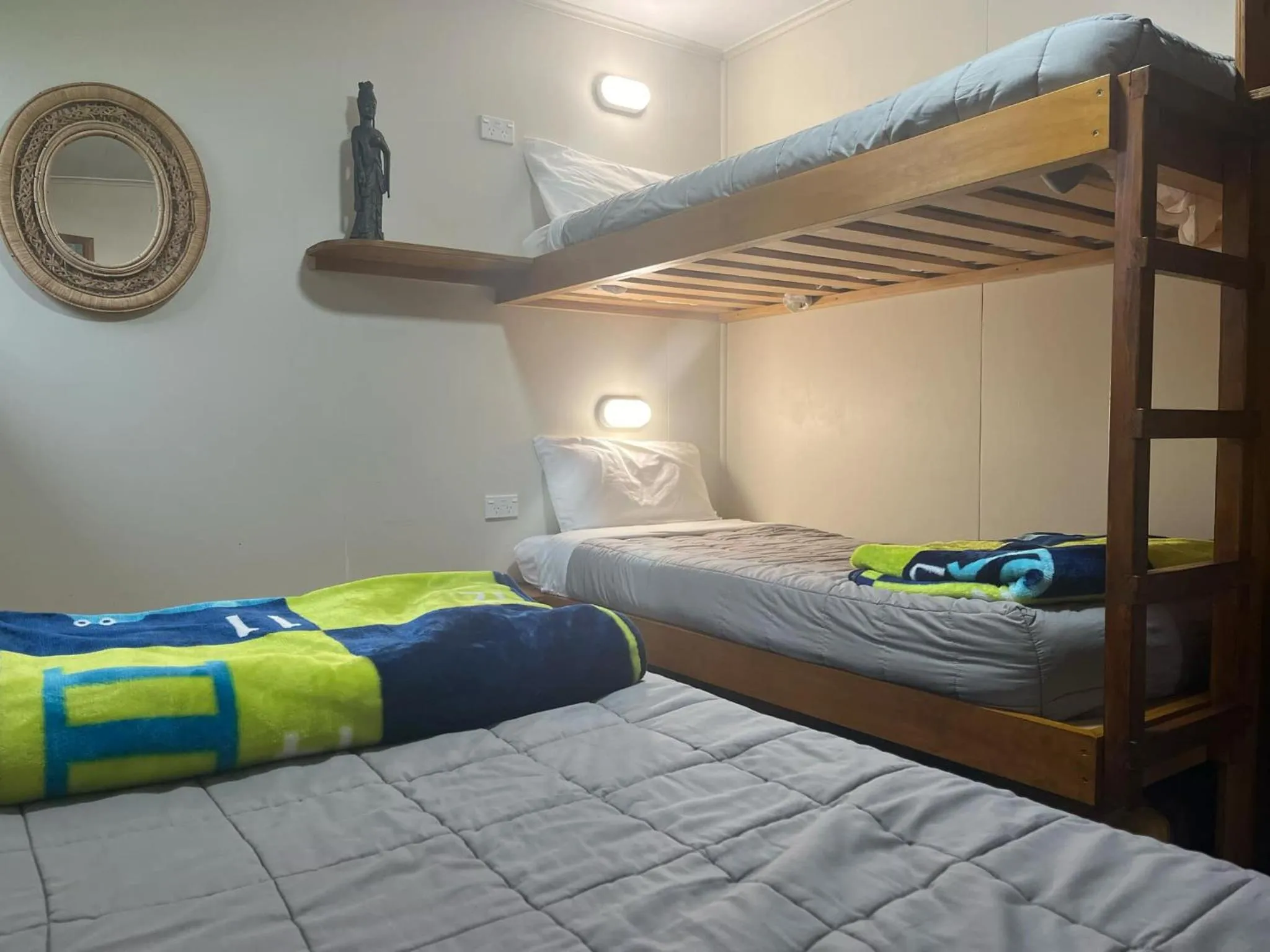 Bedroom, Bed in Global Village Travellers Lodge