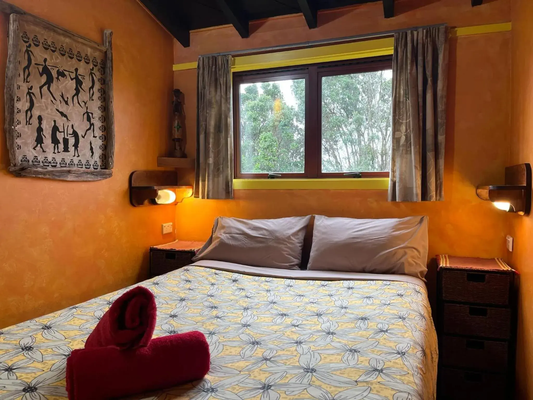 Small Double Room in Global Village Travellers Lodge Small Double Room in Global Village Travellers Lodge