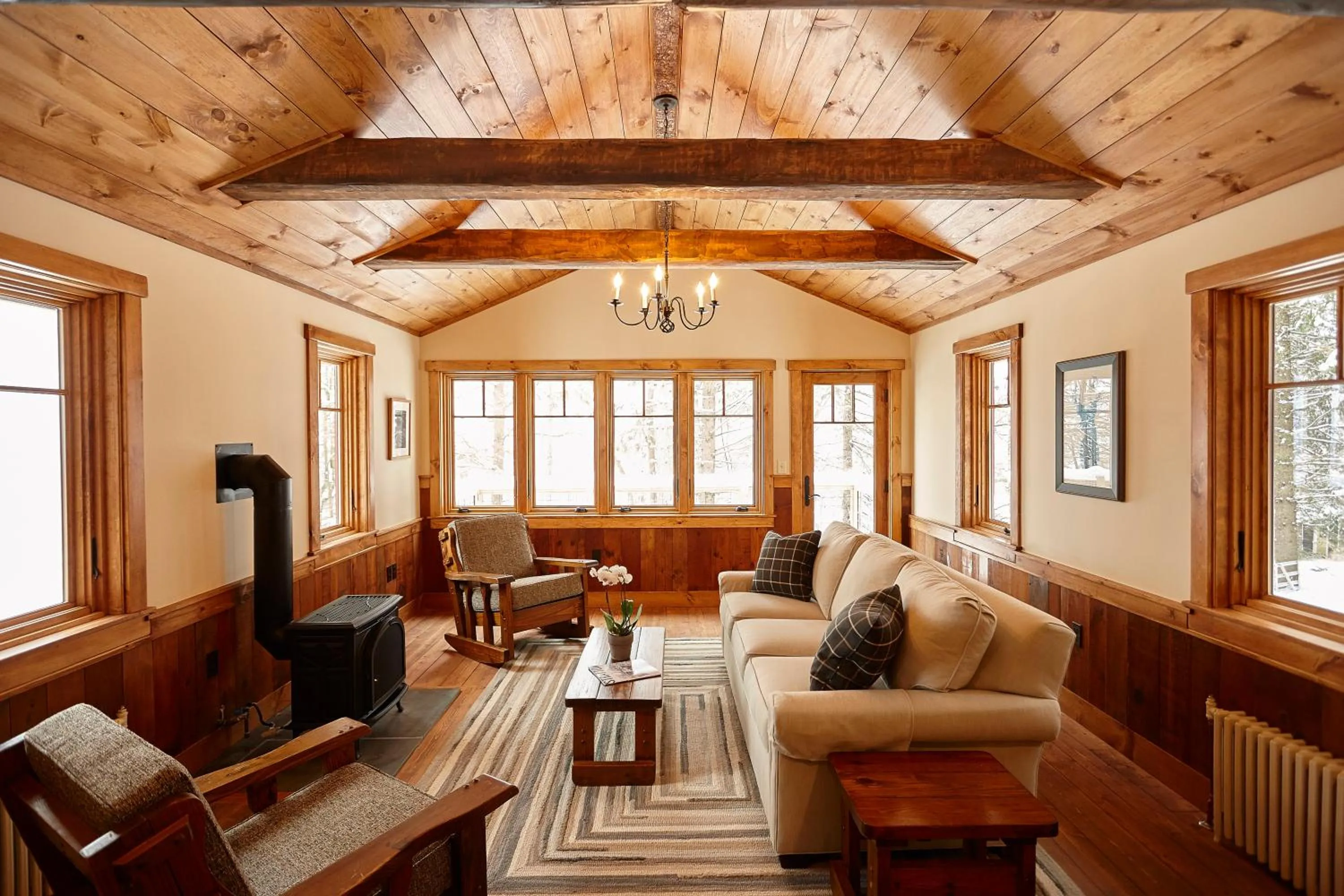 Living room in Seesaw's Lodge