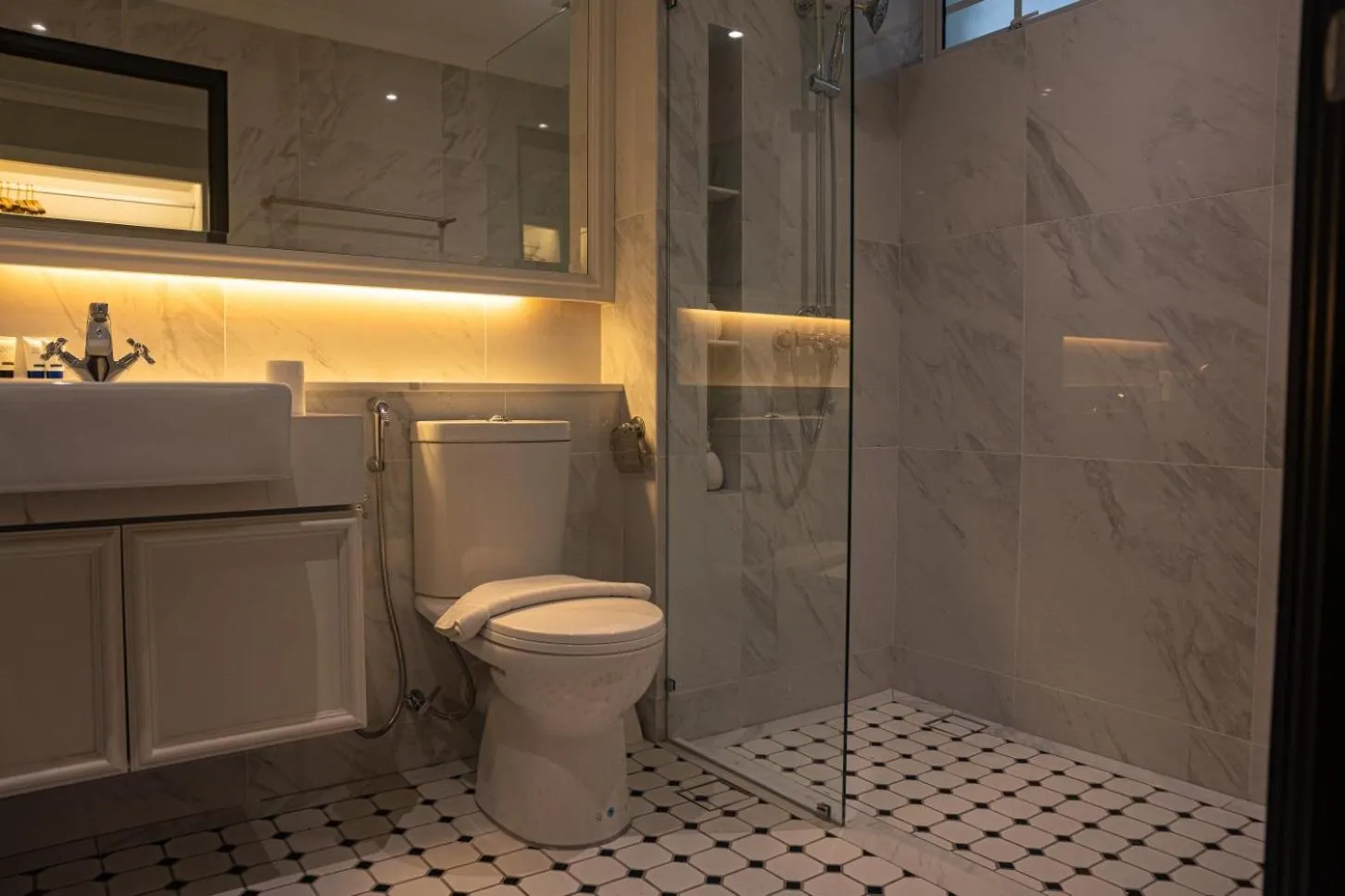 Shower in White Mansion Penang