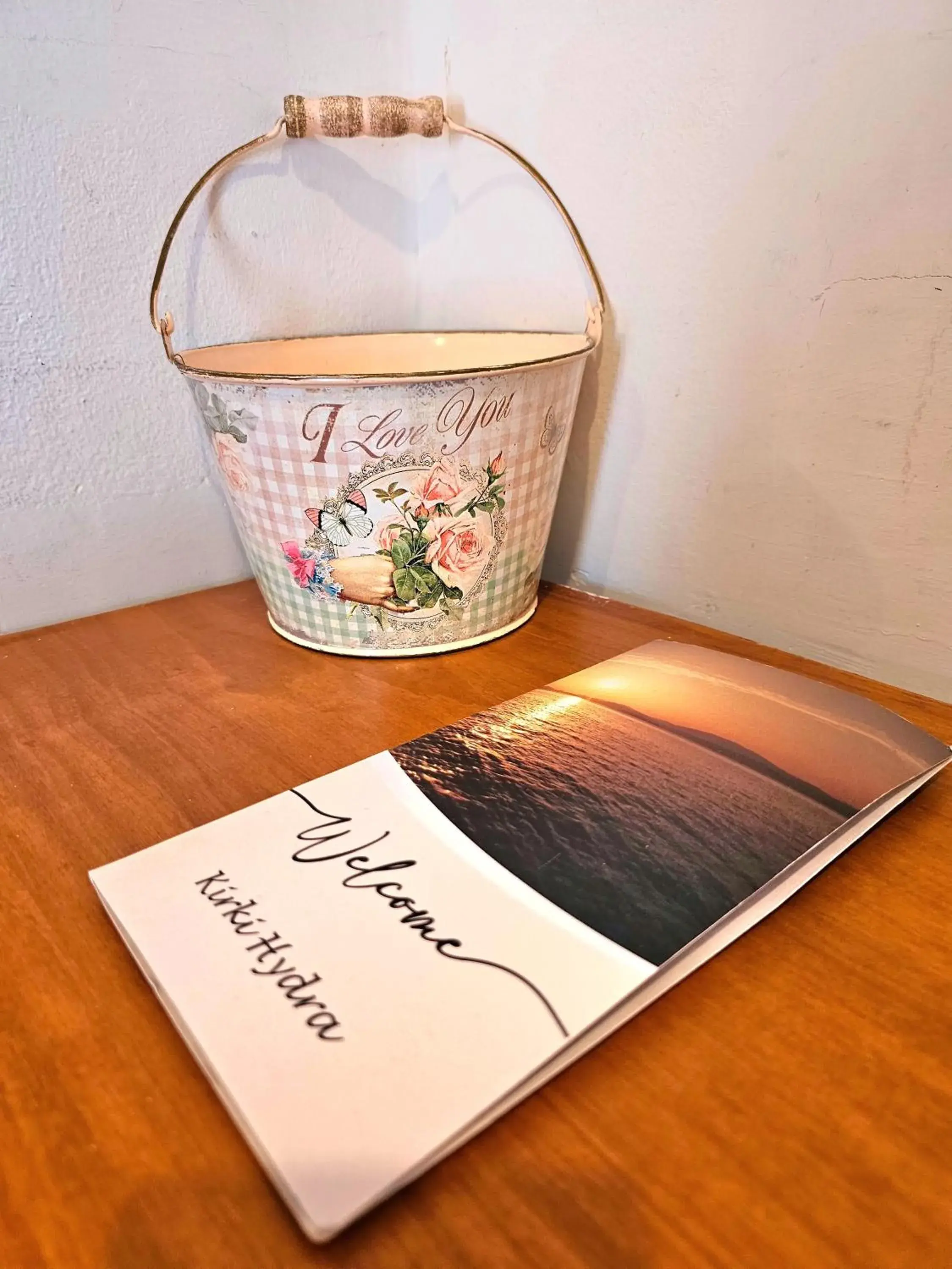 Double Room with Balcony in Kirki Hydra Double Room with Balcony in Kirki Hydra