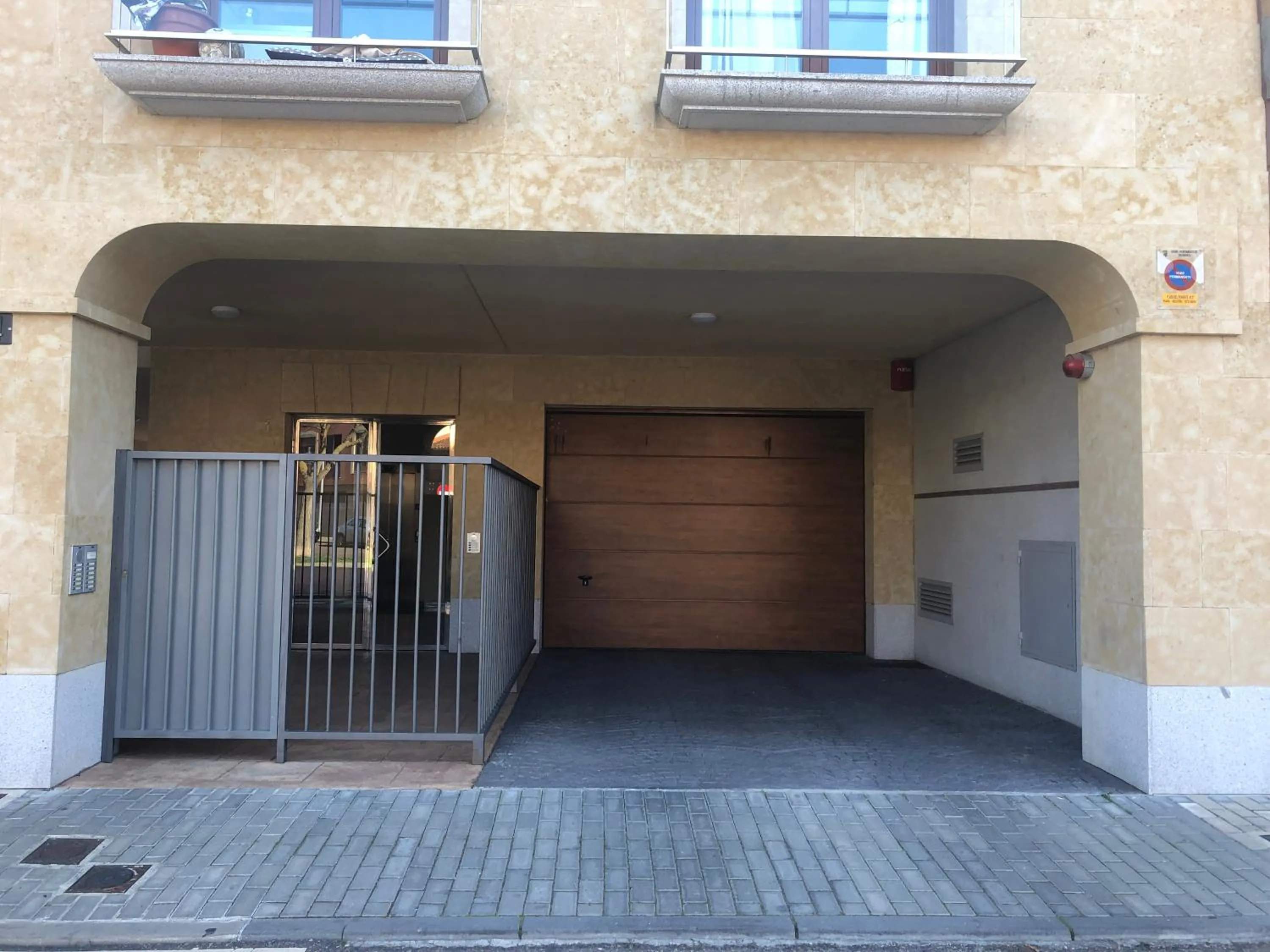 Facade/entrance in Apartamento turisticos Puente Romano P3 2-A