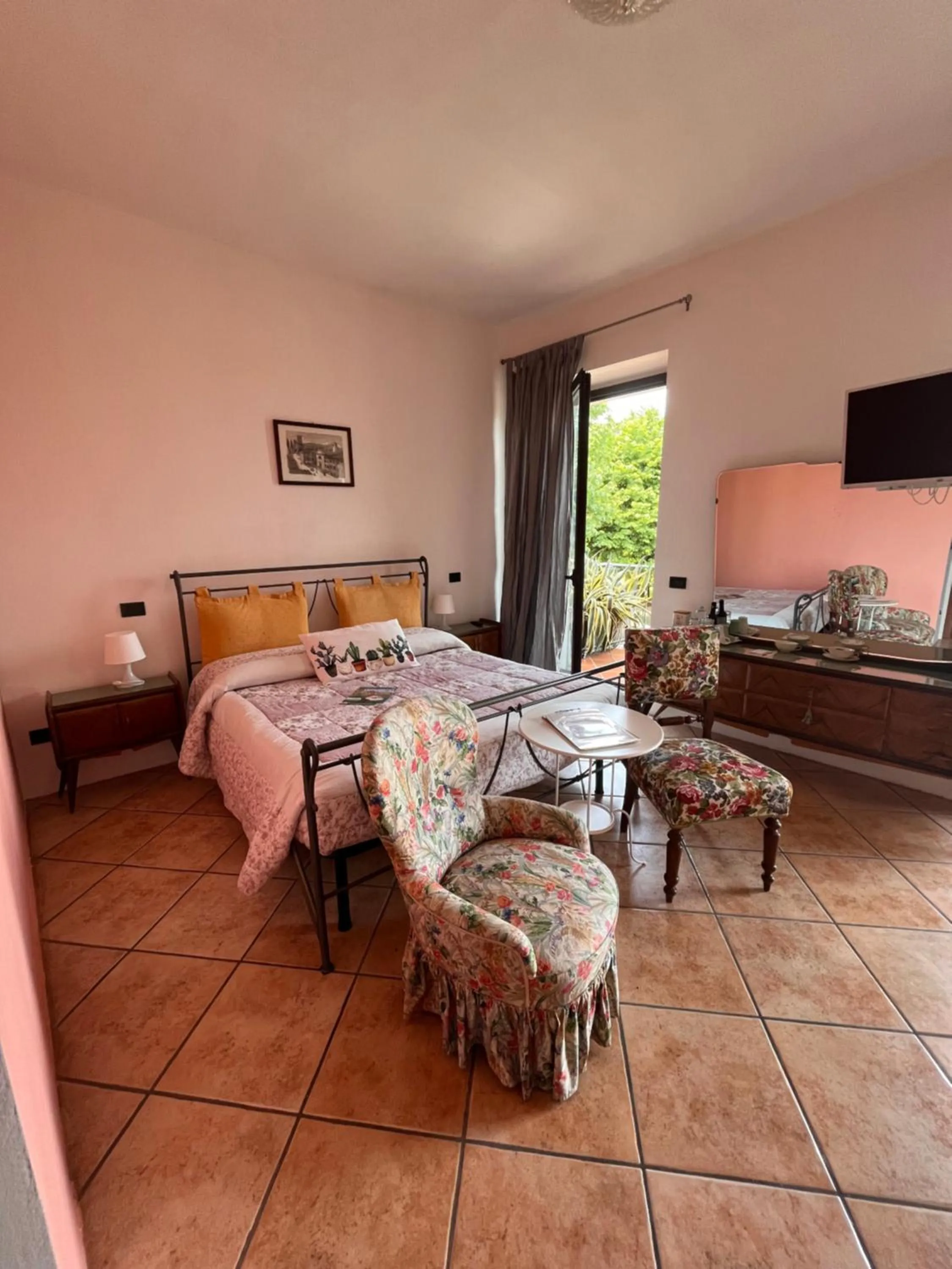 Bed in The Tower Of The Old King