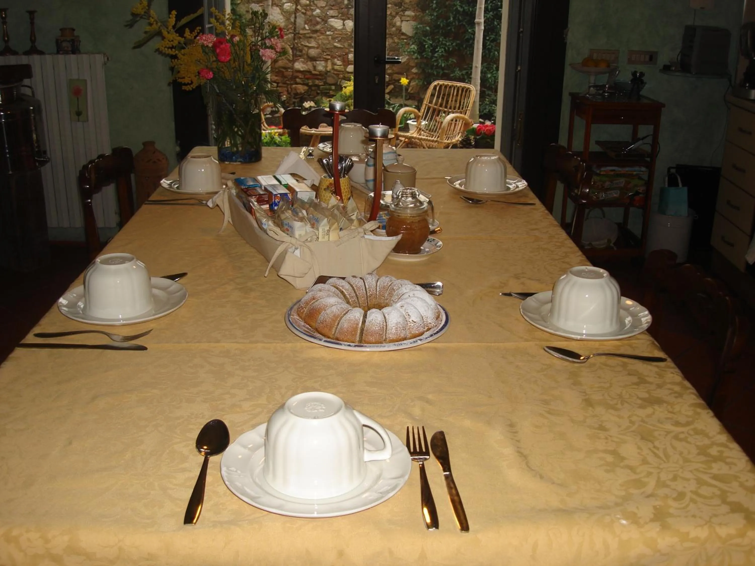 Communal kitchen in The Tower Of The Old King