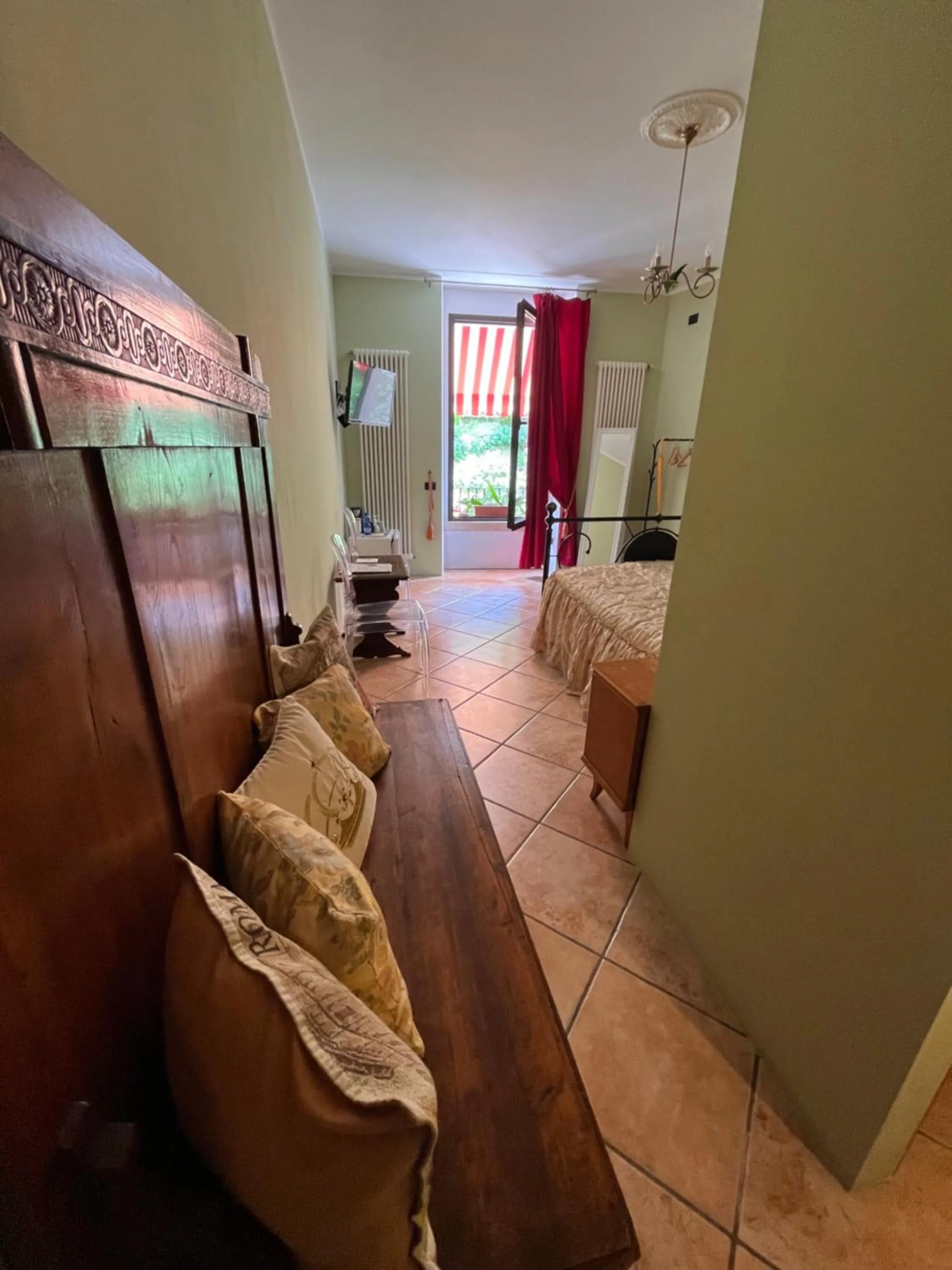 Bed in The Tower Of The Old King