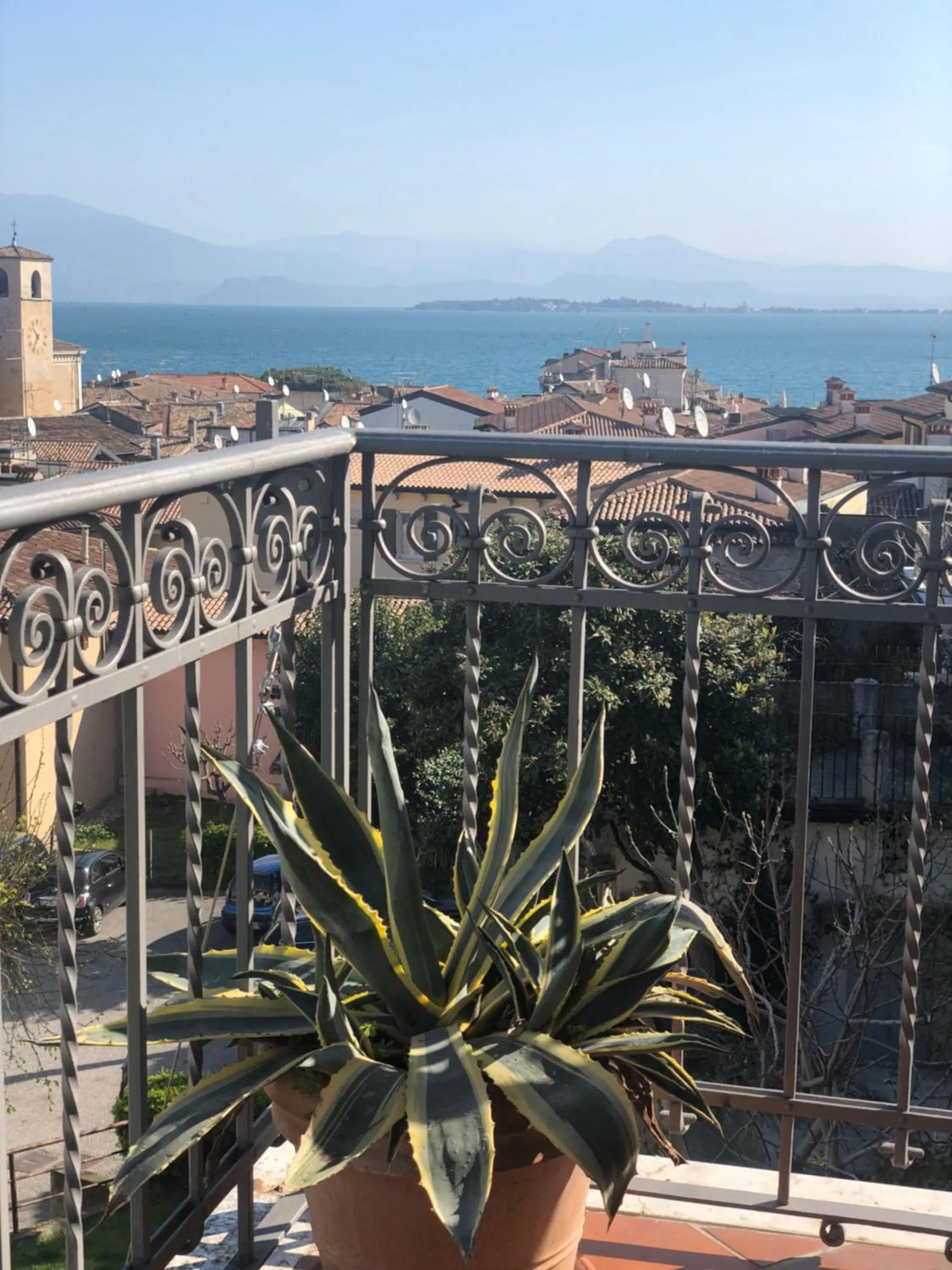 Photo of the whole room in The Tower Of The Old King