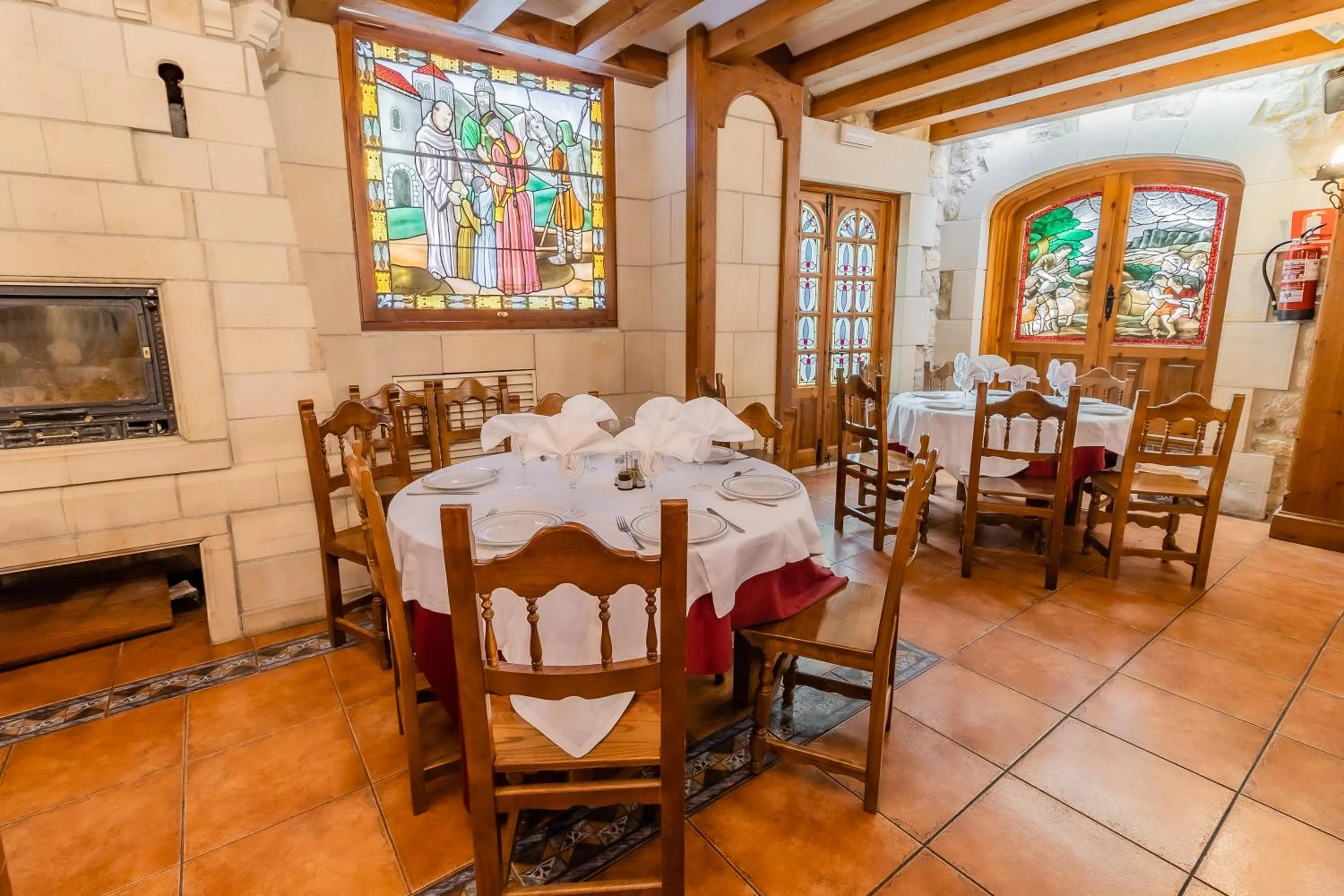 Restaurant/places to eat in Apartamentos & casas rurales Santo Domingo de Silos