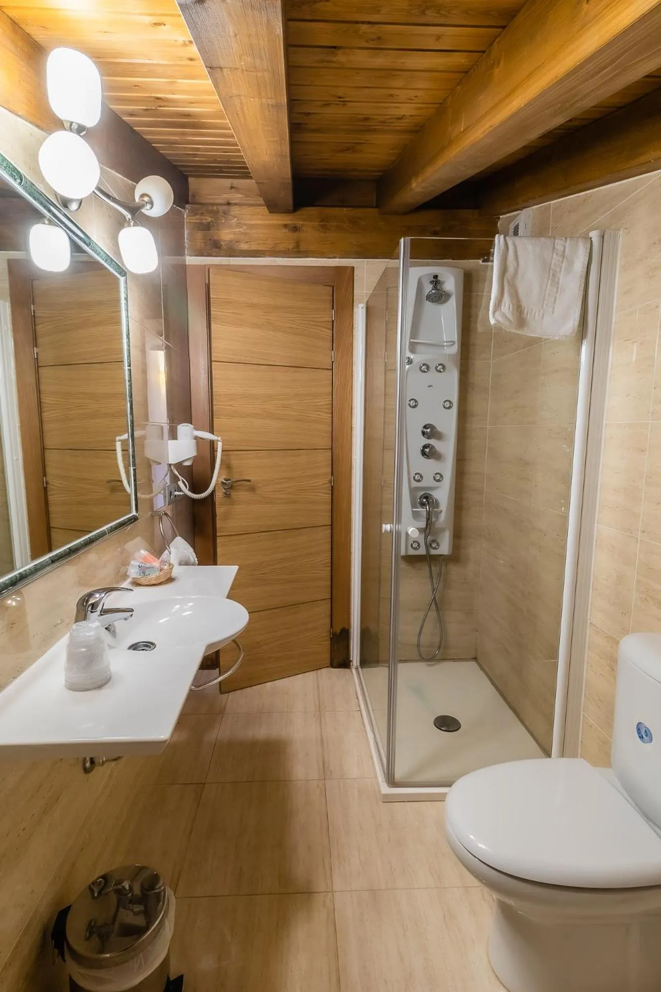 Bathroom in Apartamentos & casas rurales Santo Domingo de Silos