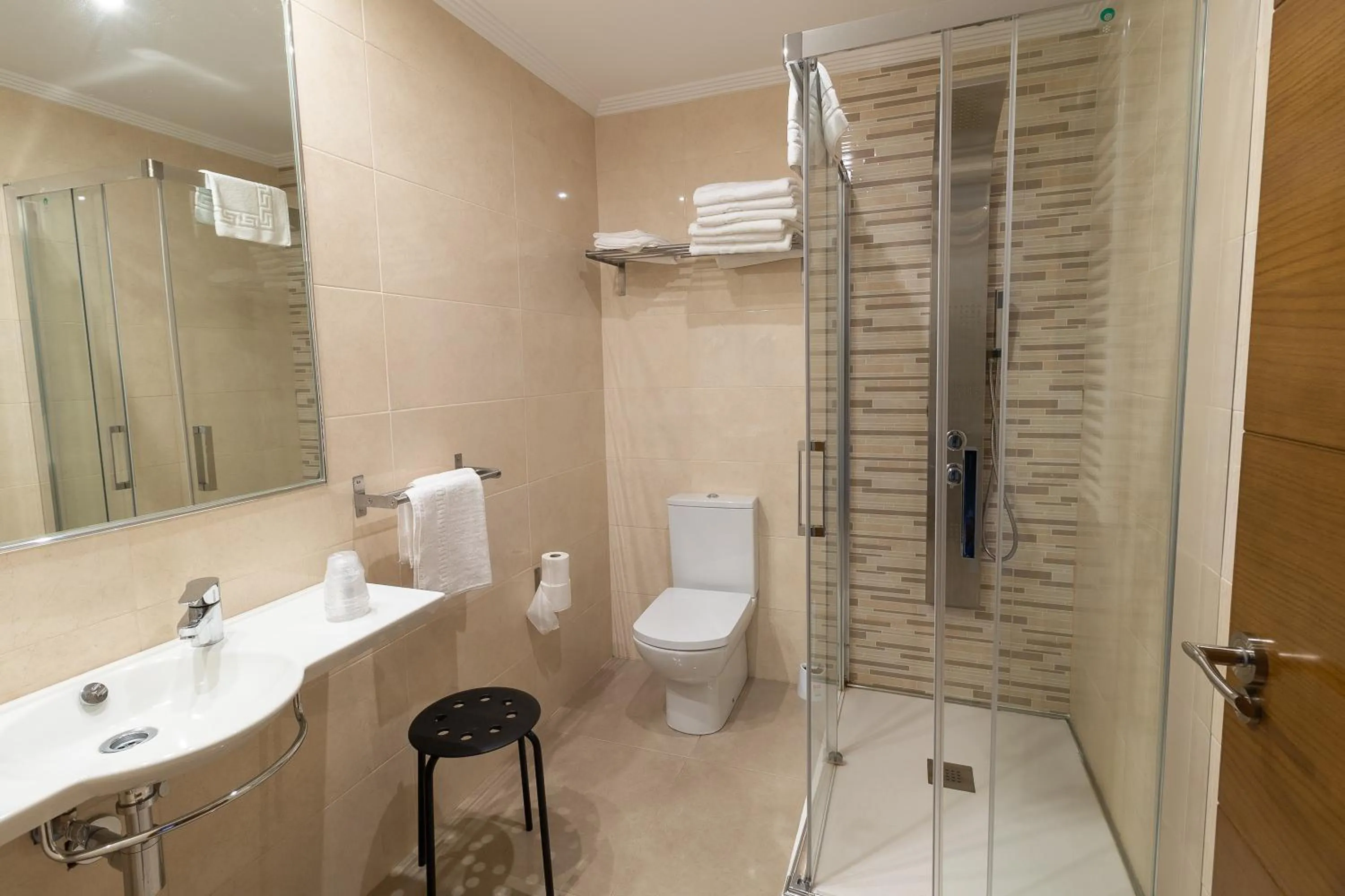 Bathroom in Apartamentos & casas rurales Santo Domingo de Silos