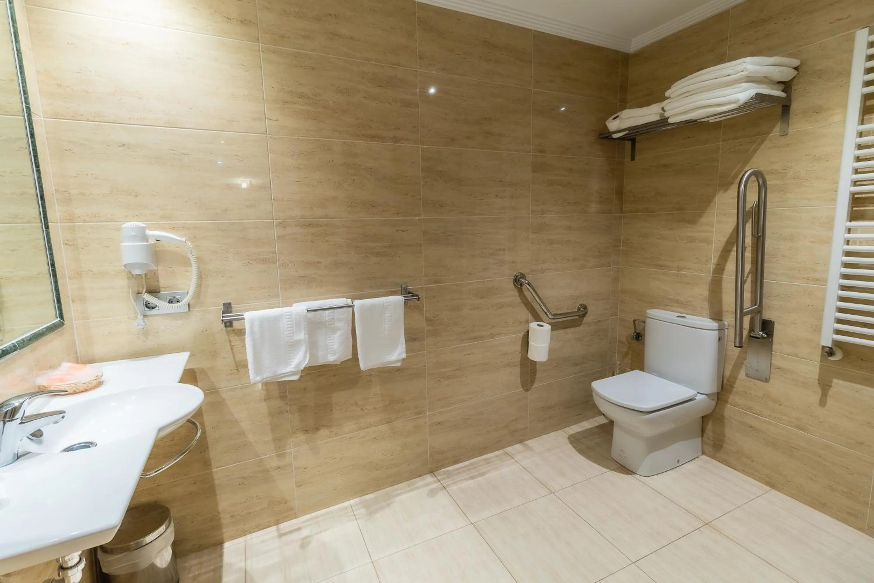 Bathroom in Apartamentos & casas rurales Santo Domingo de Silos