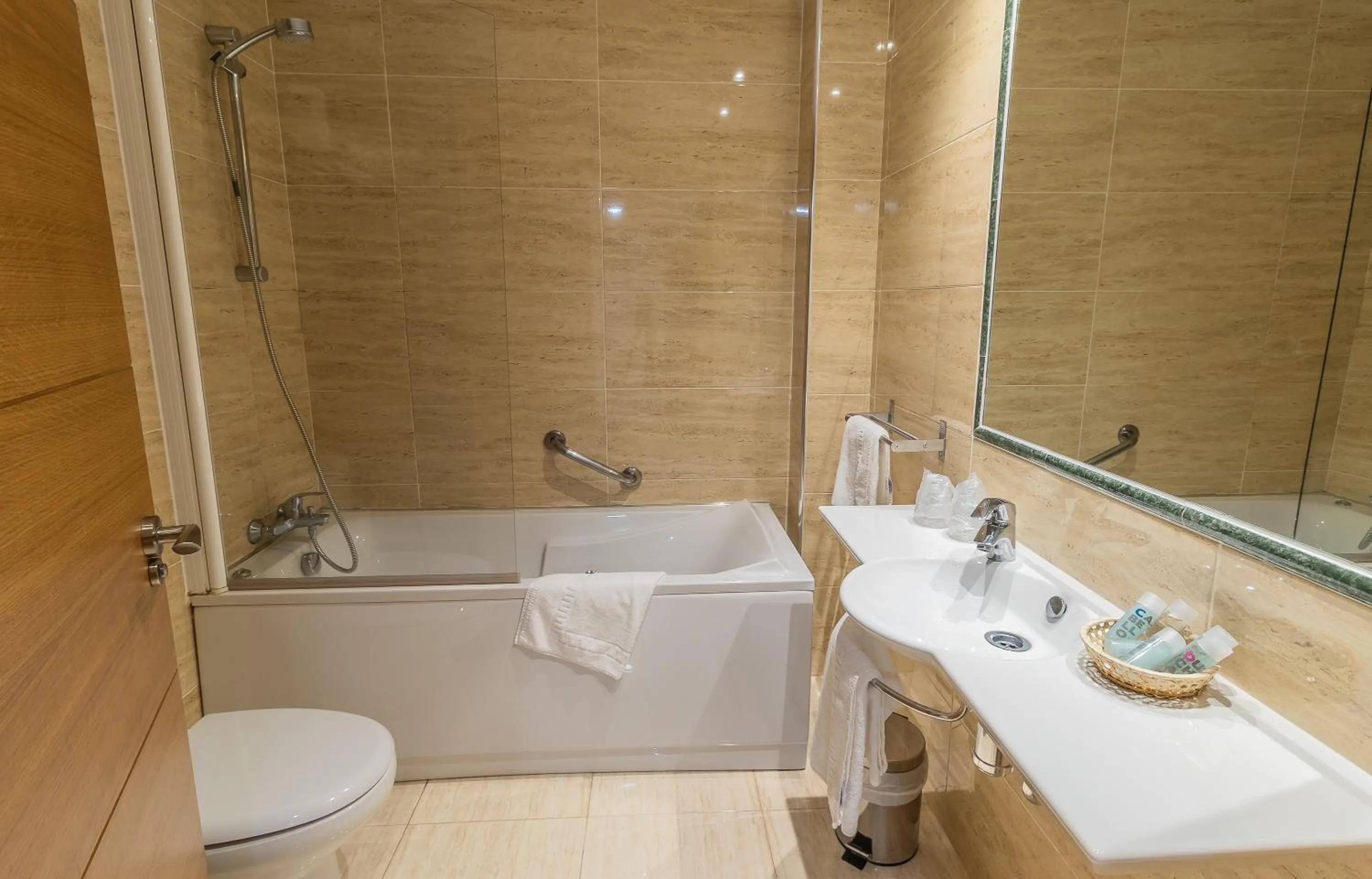 Bathroom in Apartamentos & casas rurales Santo Domingo de Silos