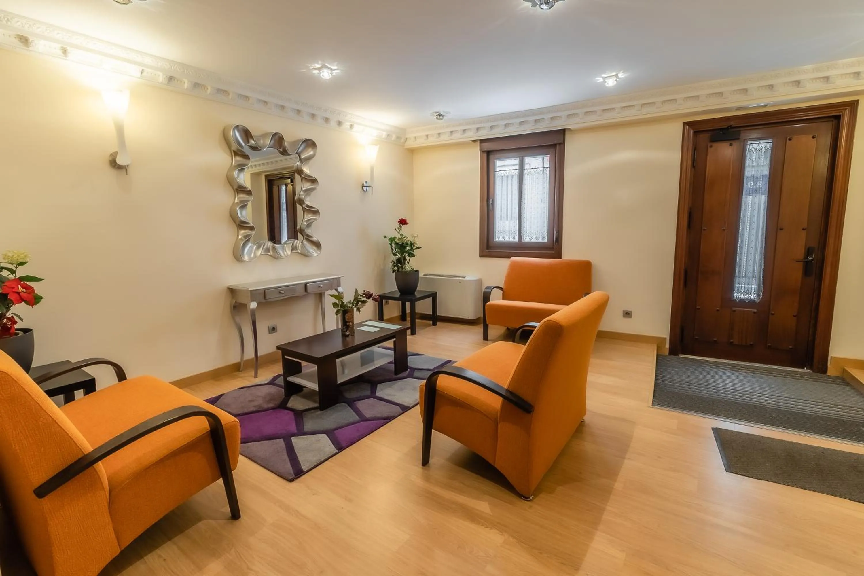 Lobby or reception in Apartamentos & casas rurales Santo Domingo de Silos