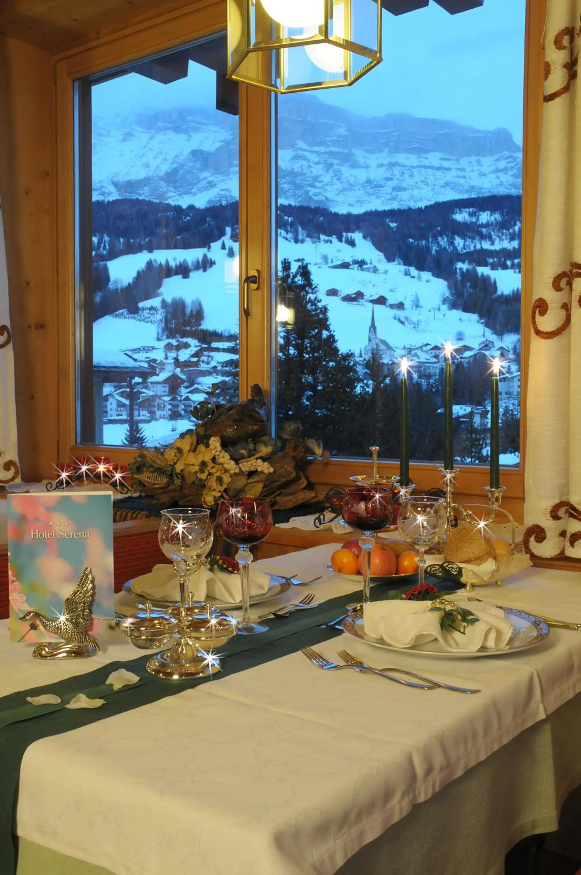 Restaurant/places to eat in Hotel Serena