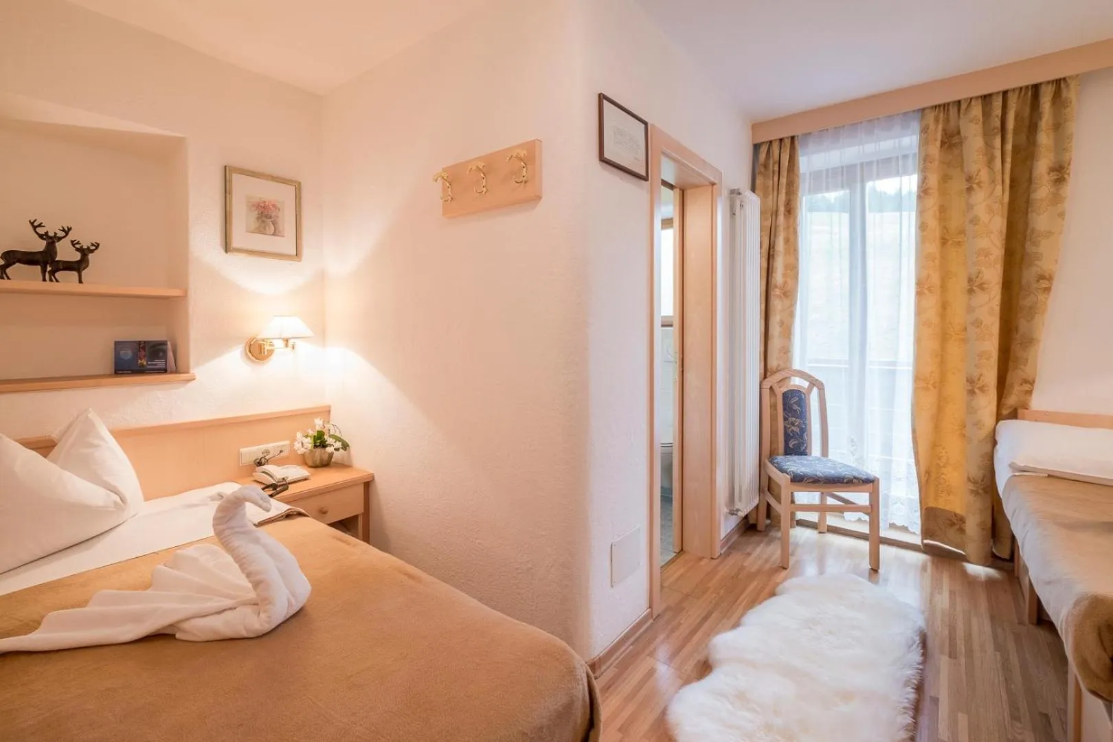 Photo of the whole room, Bed in Hotel Serena