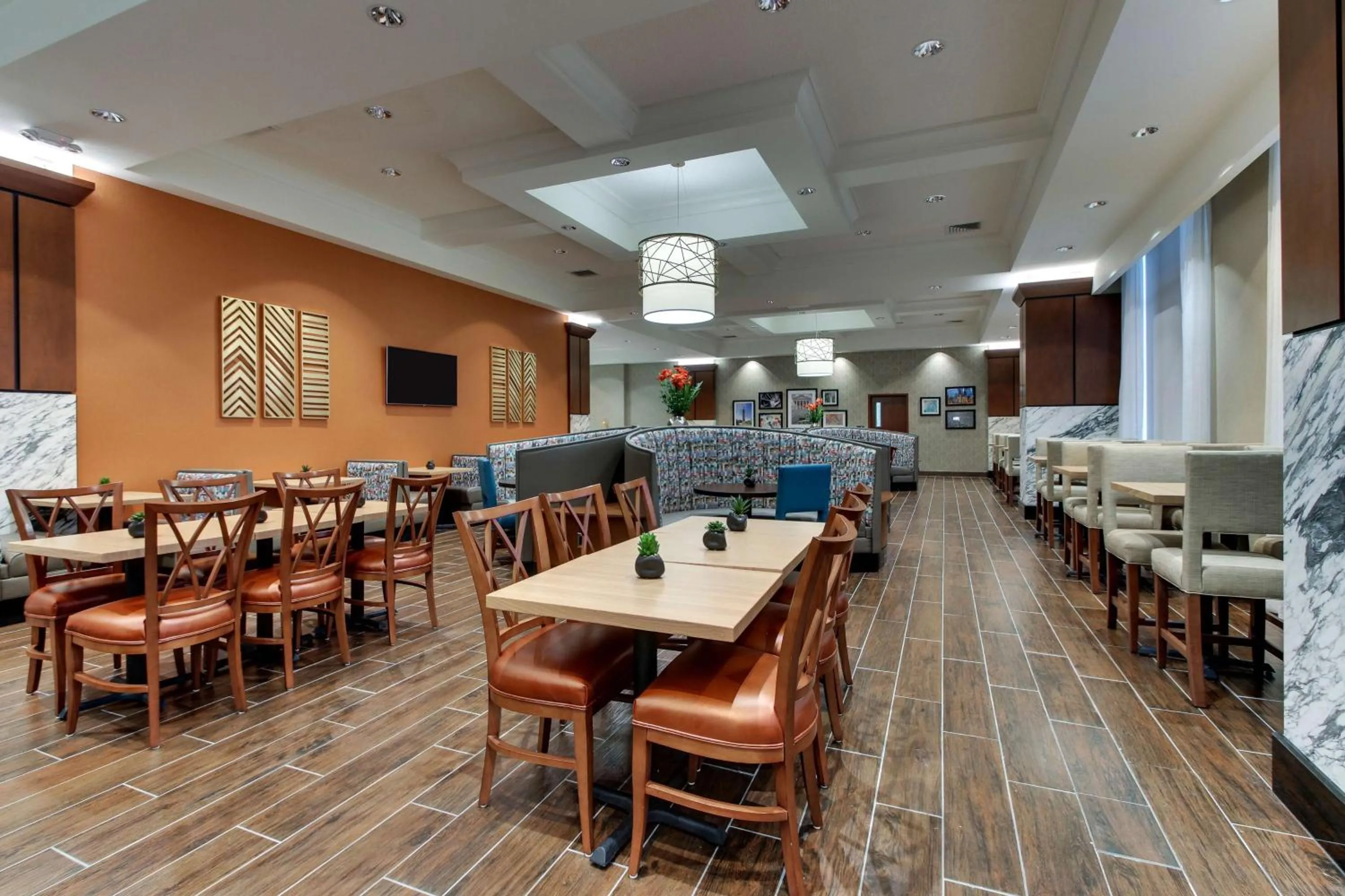 Restaurant/places to eat in Drury Plaza Hotel Richmond