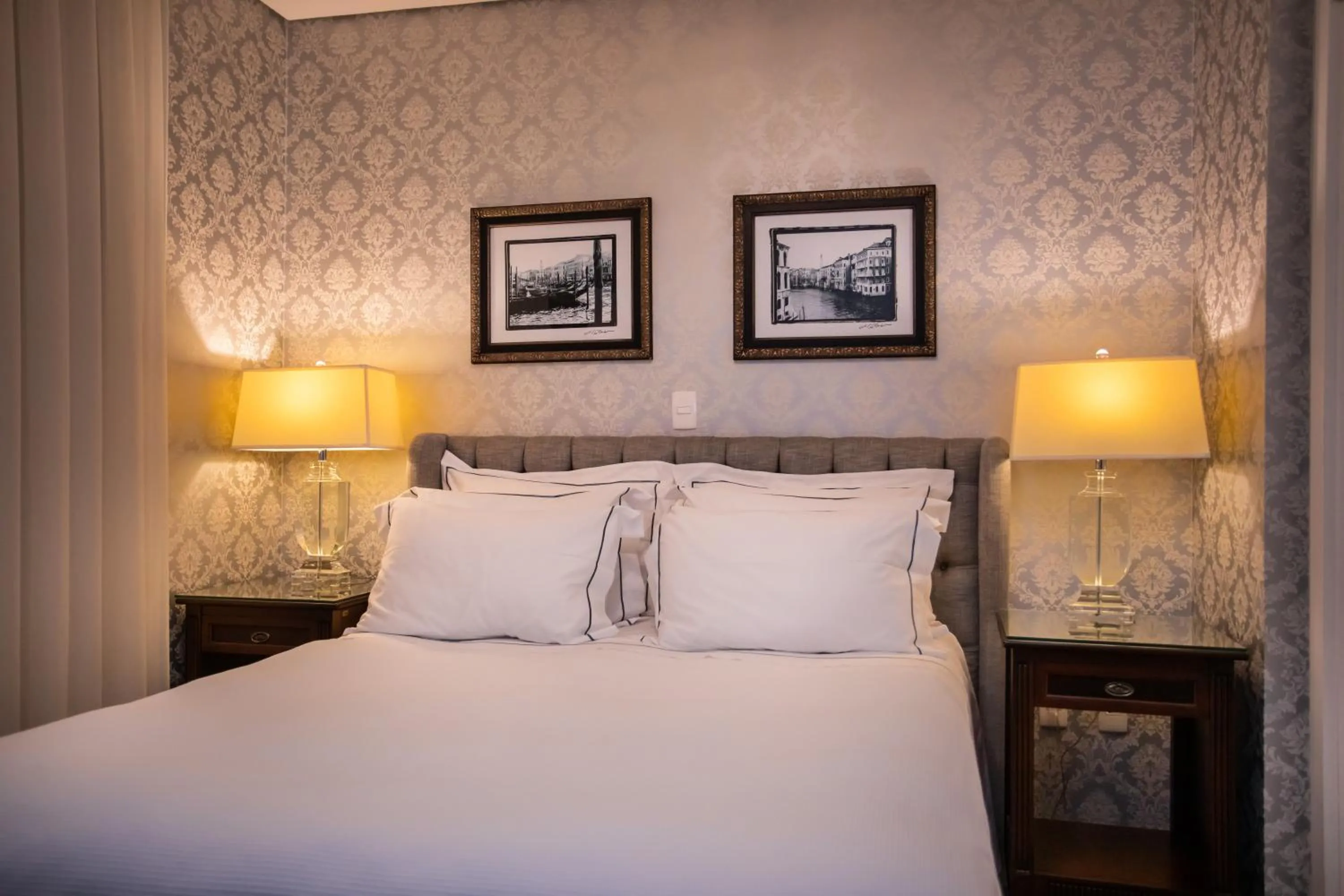 Bed in Sofistic Hotel