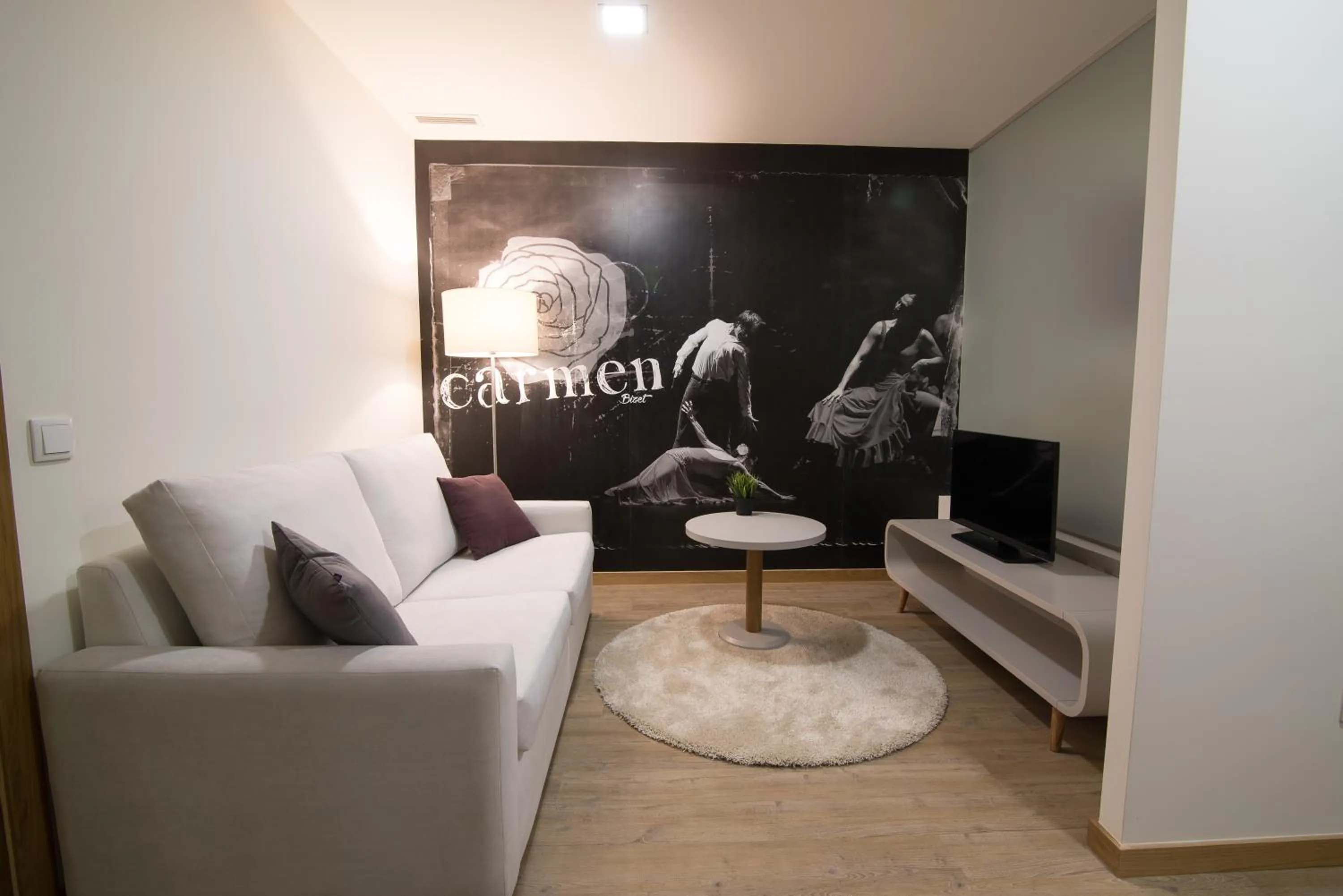 TV and multimedia in Porto Coliseum Hotel