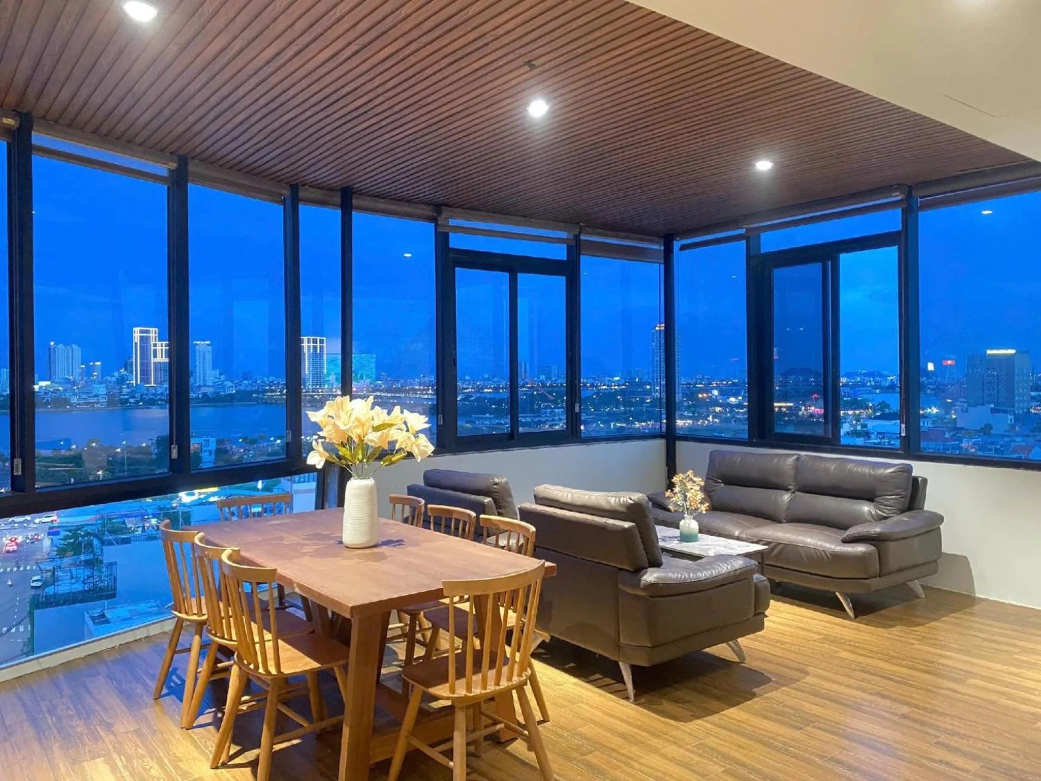 Night in Gold Central Hotel by Haviland