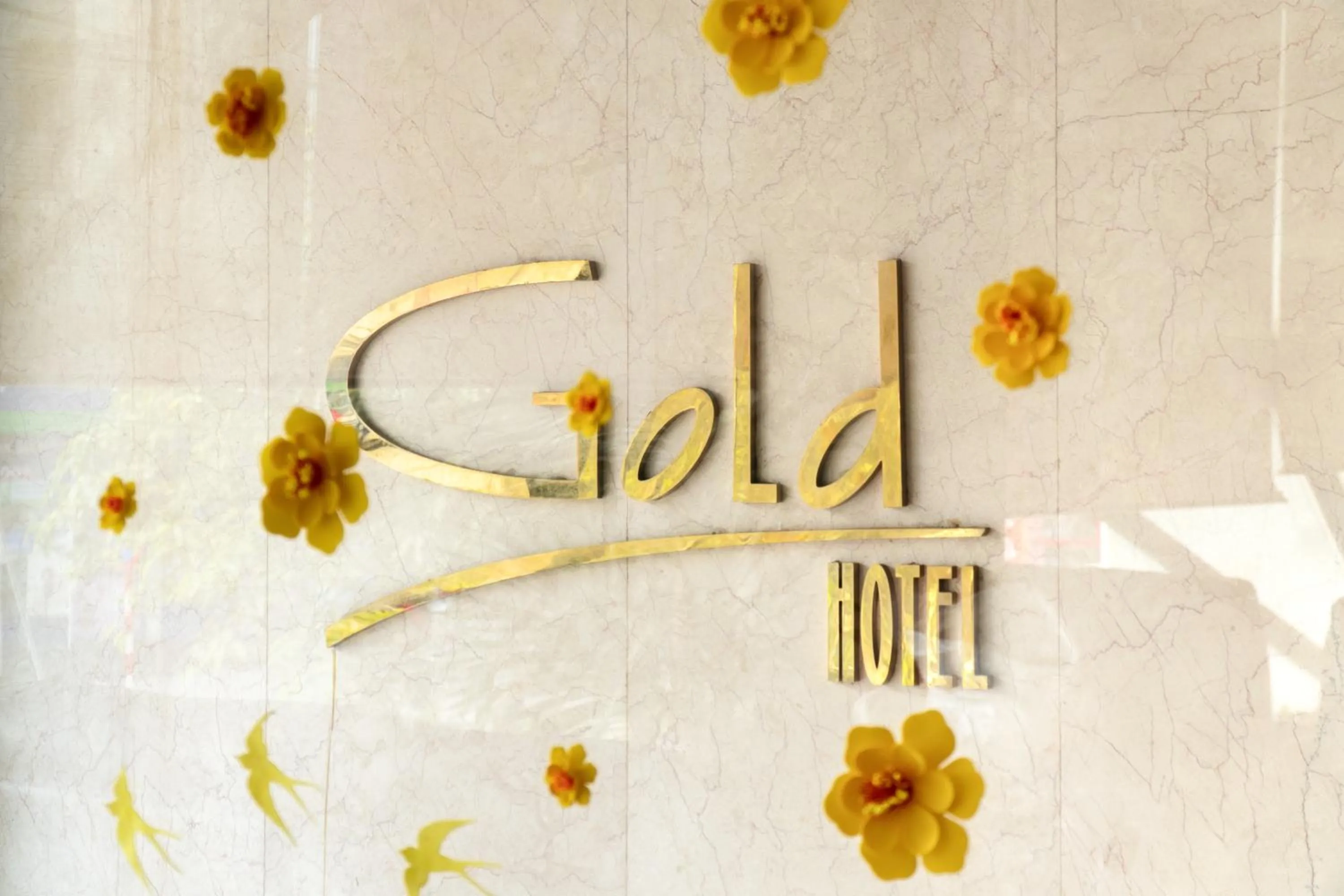 concierge in Gold Central Hotel by Haviland