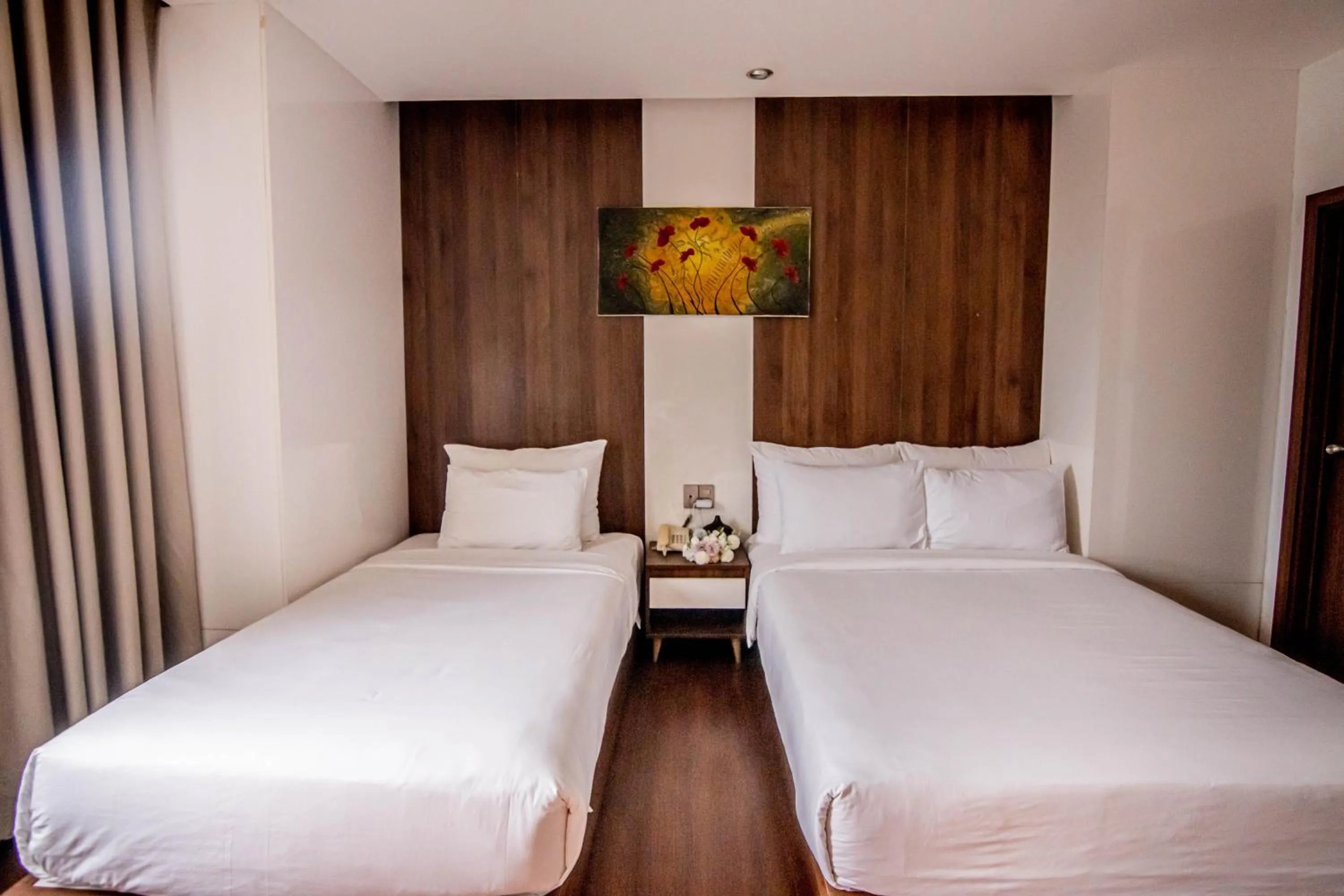 Bedroom, Bed in Gold Central Hotel by Haviland