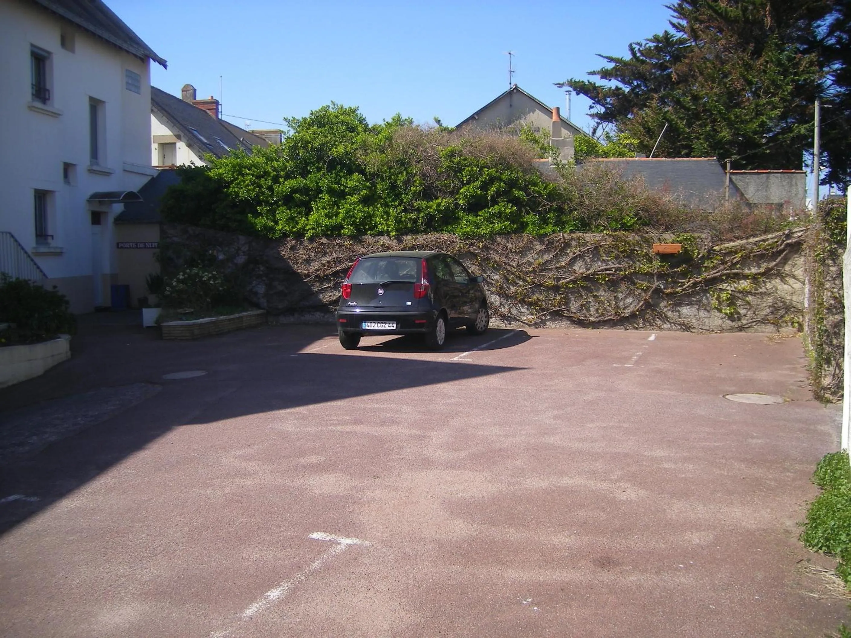 Facade/entrance in Les Chants d'Ailes - Hôtel Face Mer