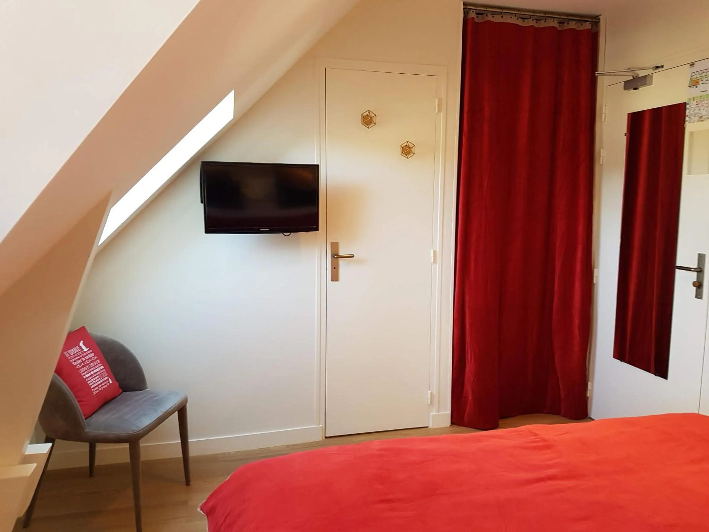 Bed in Les Chants d'Ailes - Hôtel Face Mer