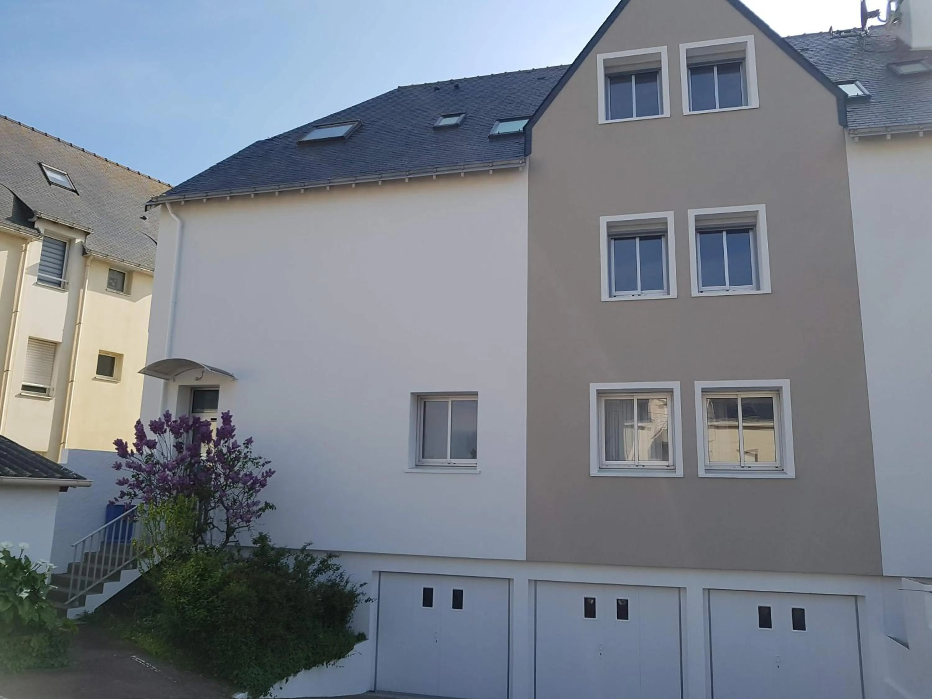 Parking in Les Chants d'Ailes - Hôtel Face Mer