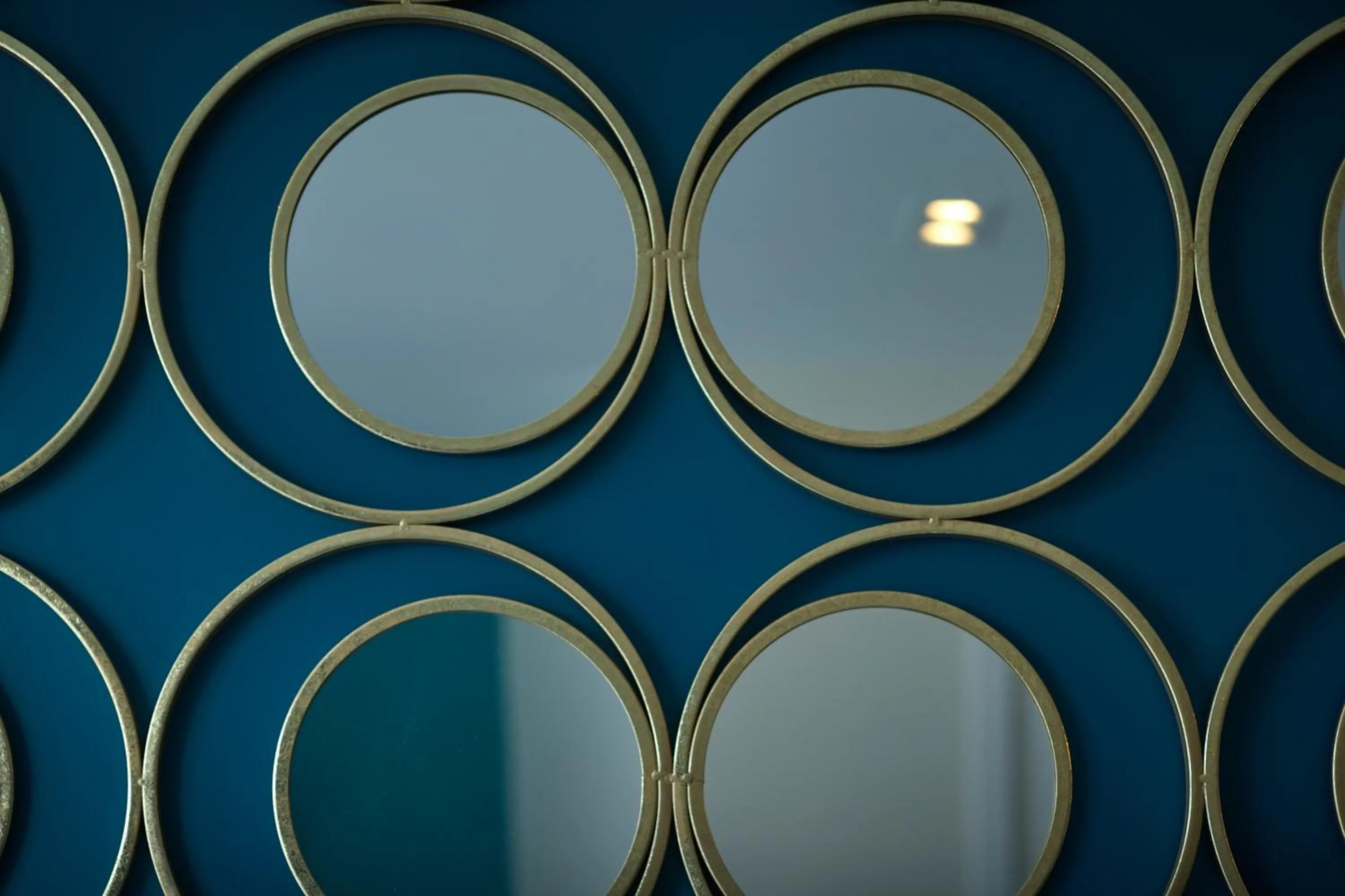 Decorative detail in Les Chants d'Ailes - Hôtel Face Mer