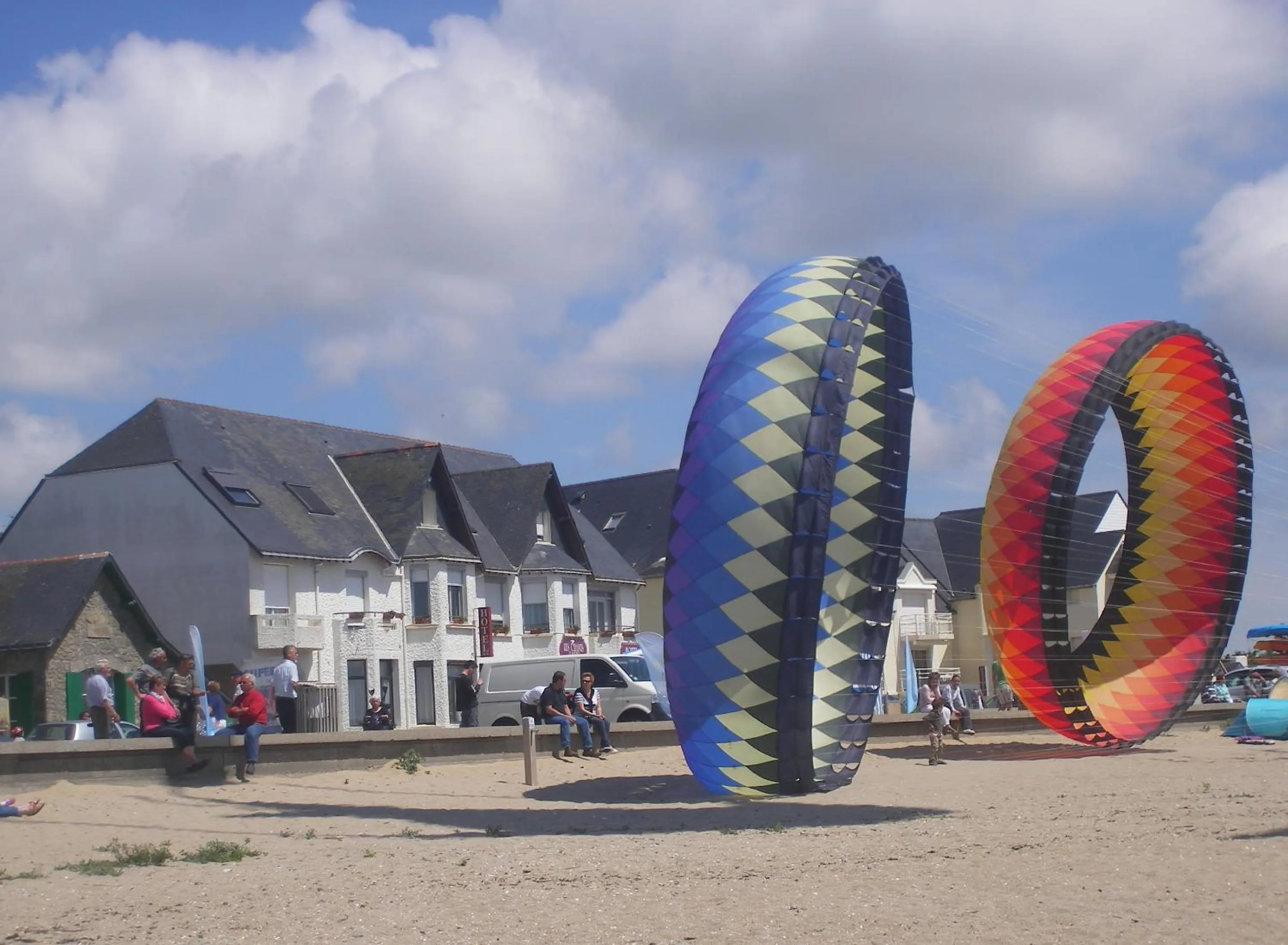 Property building in Les Chants d'Ailes - Hôtel Face Mer