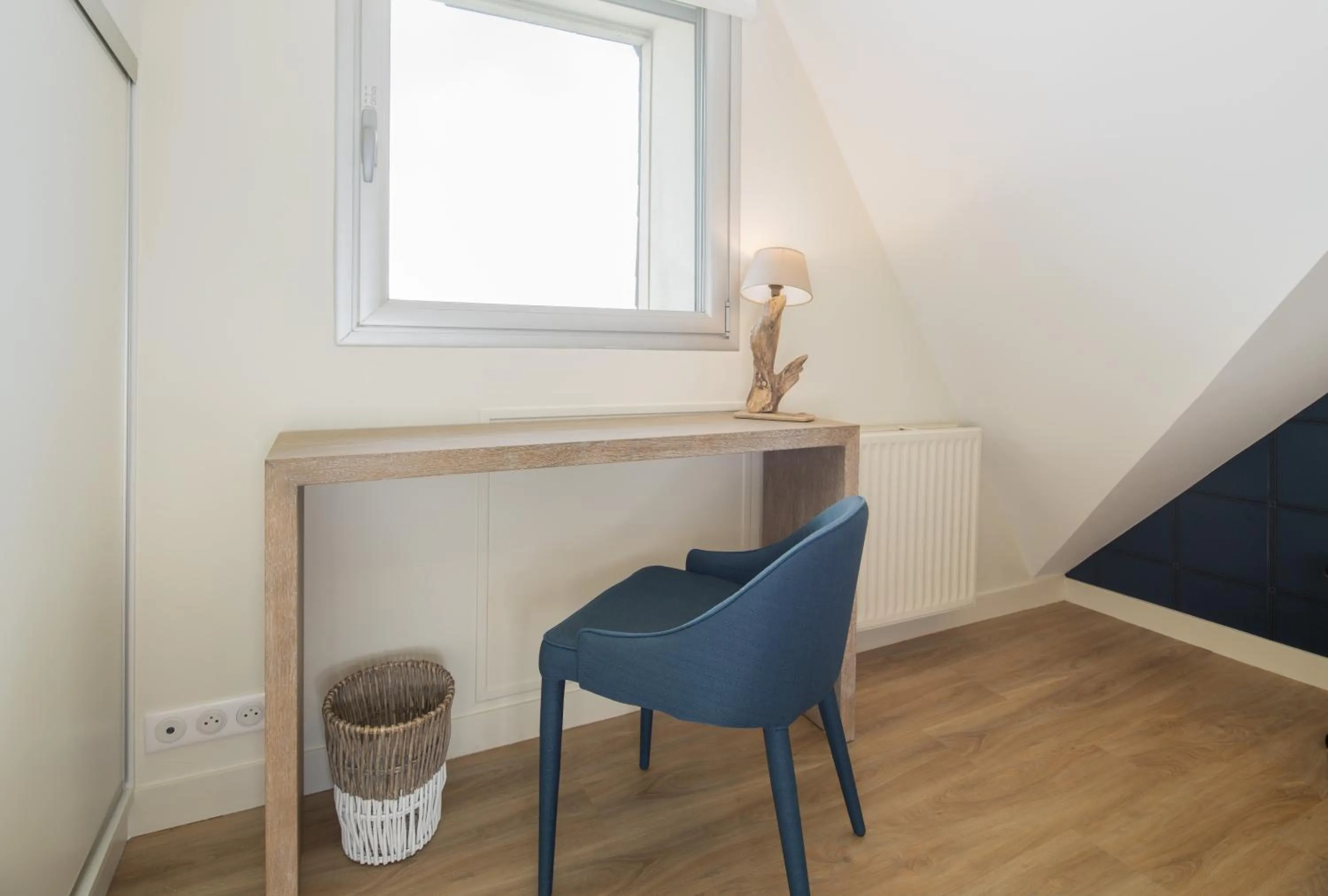 Decorative detail in Les Chants d'Ailes - Hôtel Face Mer