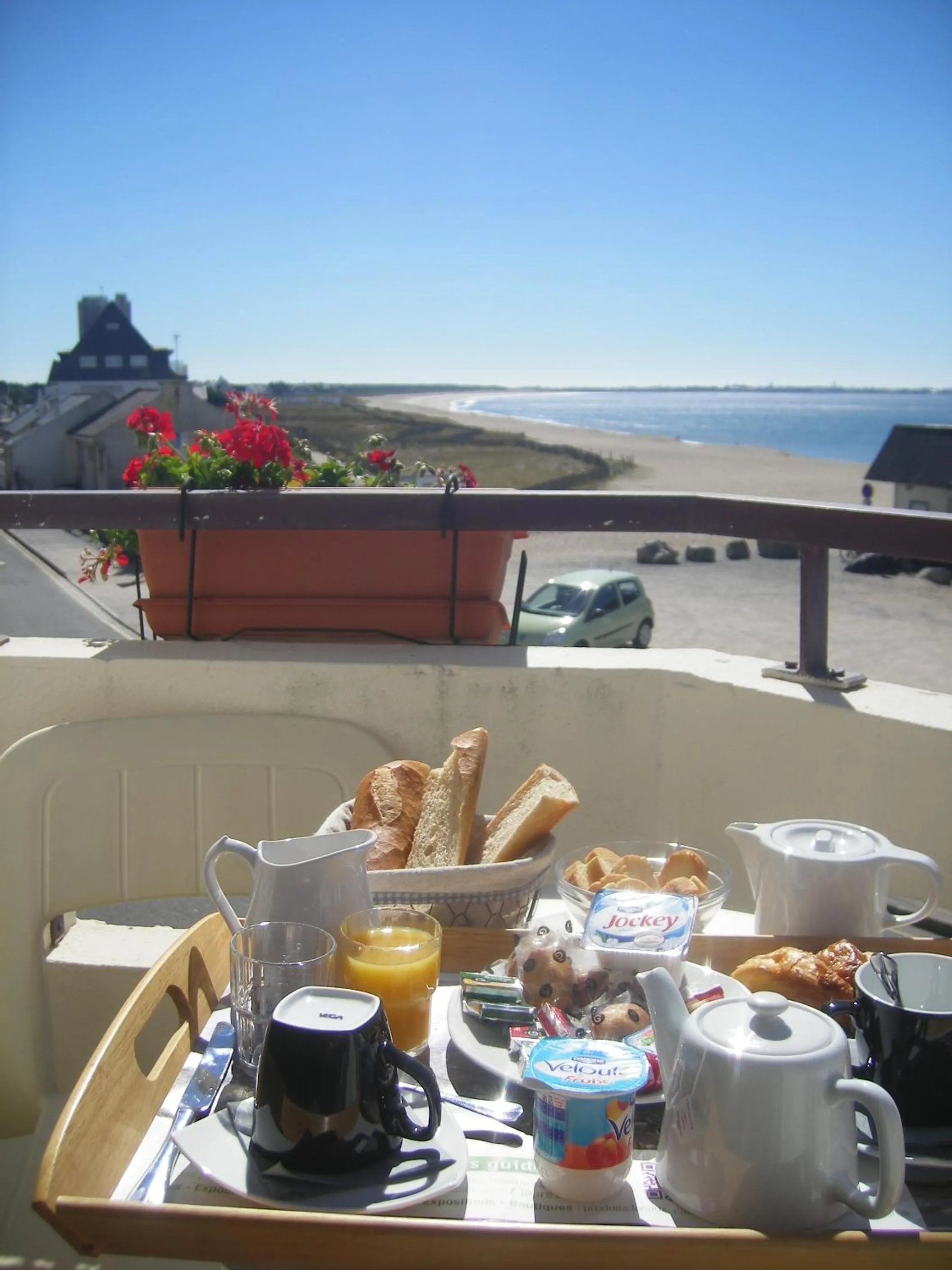 Balcony/Terrace in Les Chants d'Ailes - Hôtel Face Mer