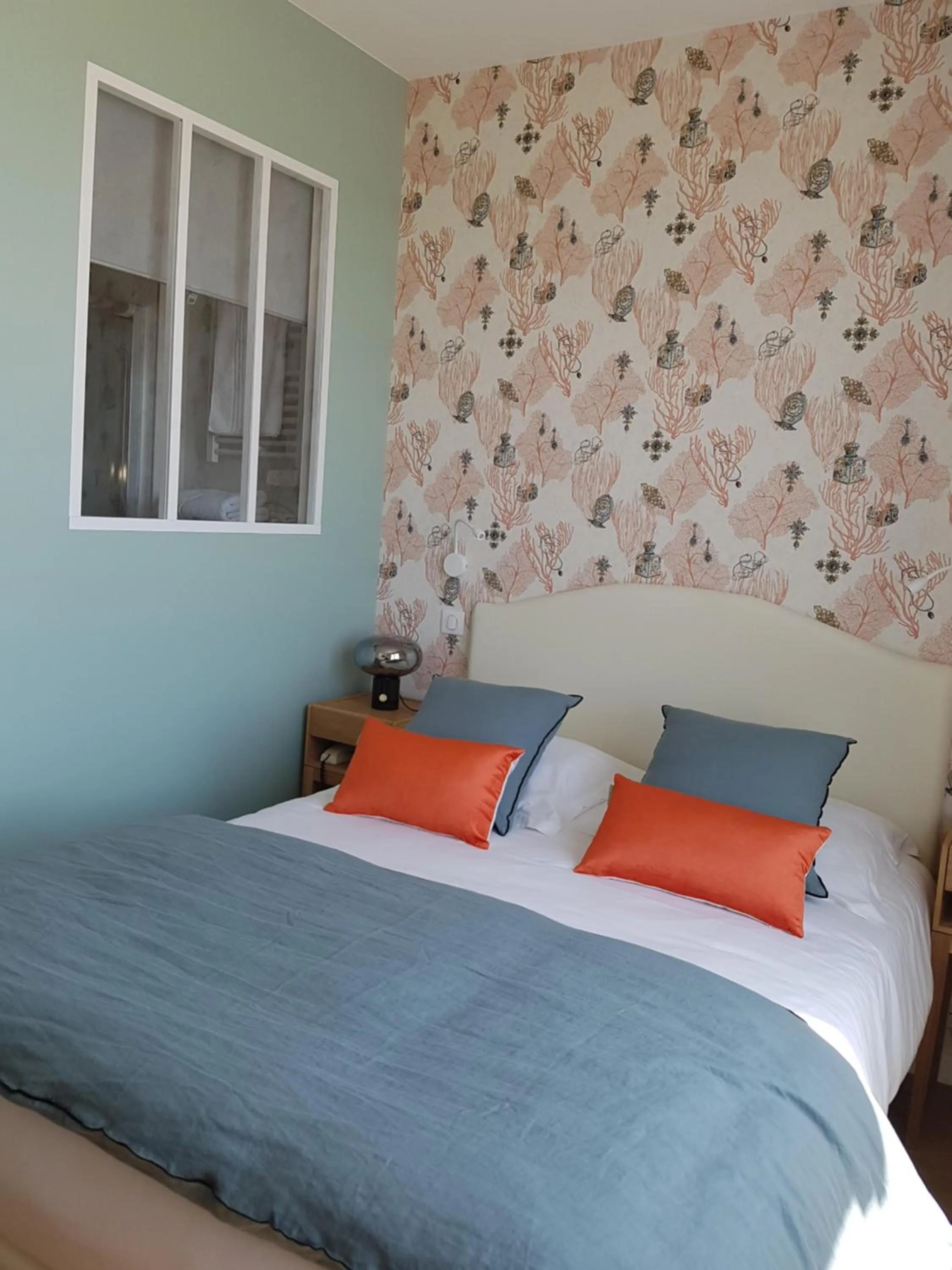 Bed in Les Chants d'Ailes - Hôtel Face Mer