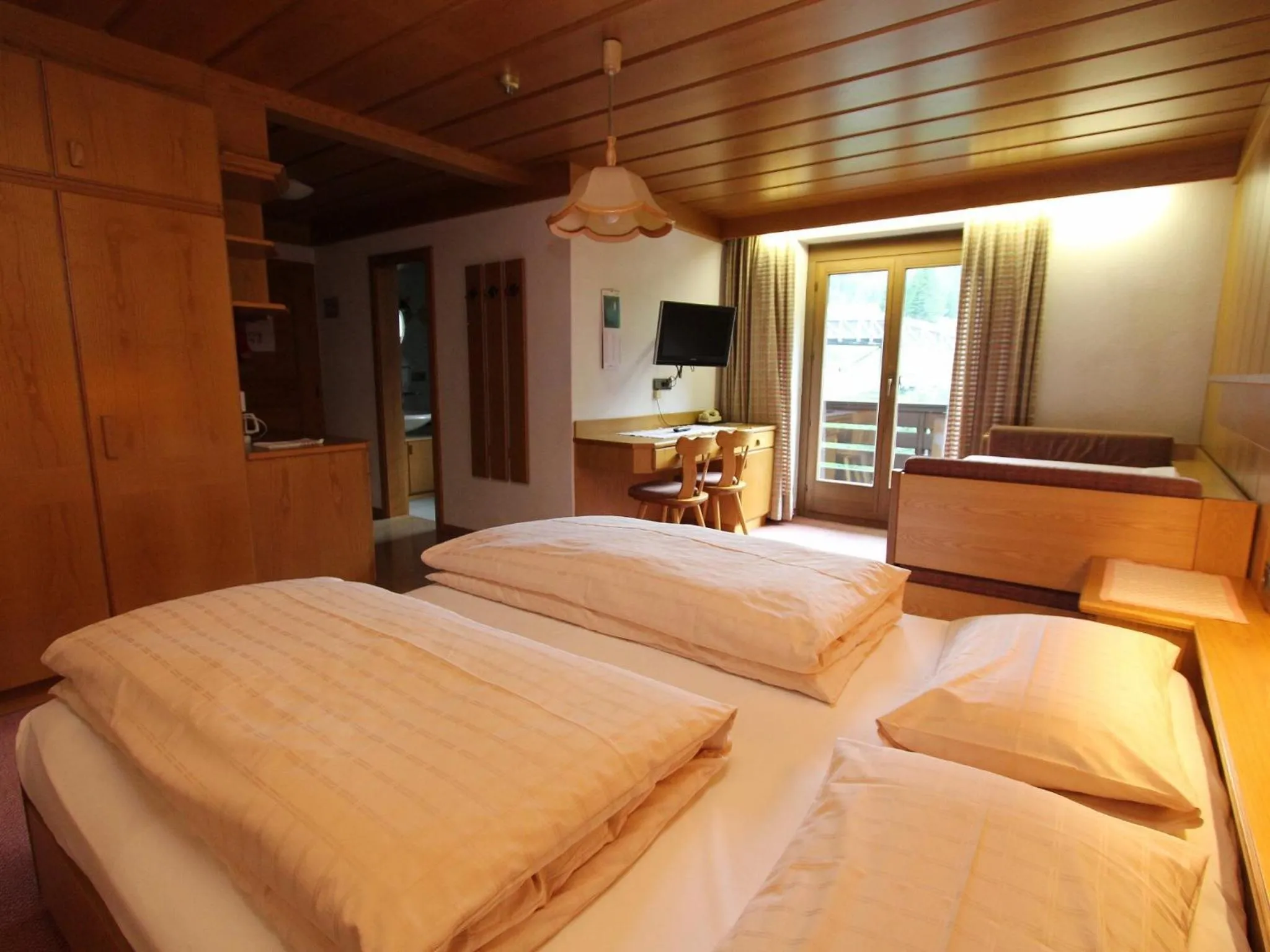 Photo of the whole room, Bed in Residence Rottonara