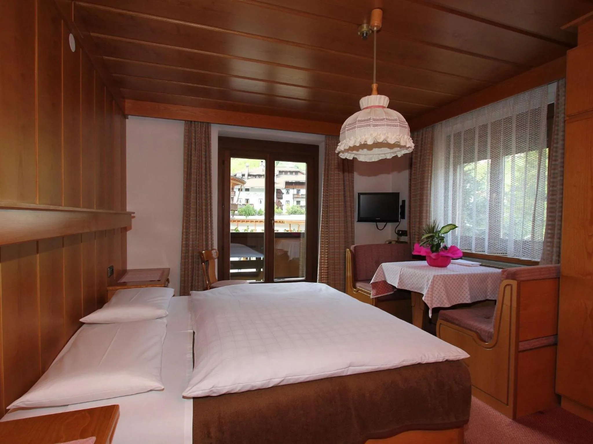 Photo of the whole room, Bed in Residence Rottonara