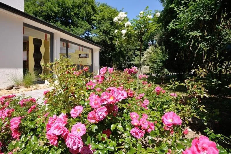 Facade/entrance in Hôtel du Parc Nantes Ouest Orvault
