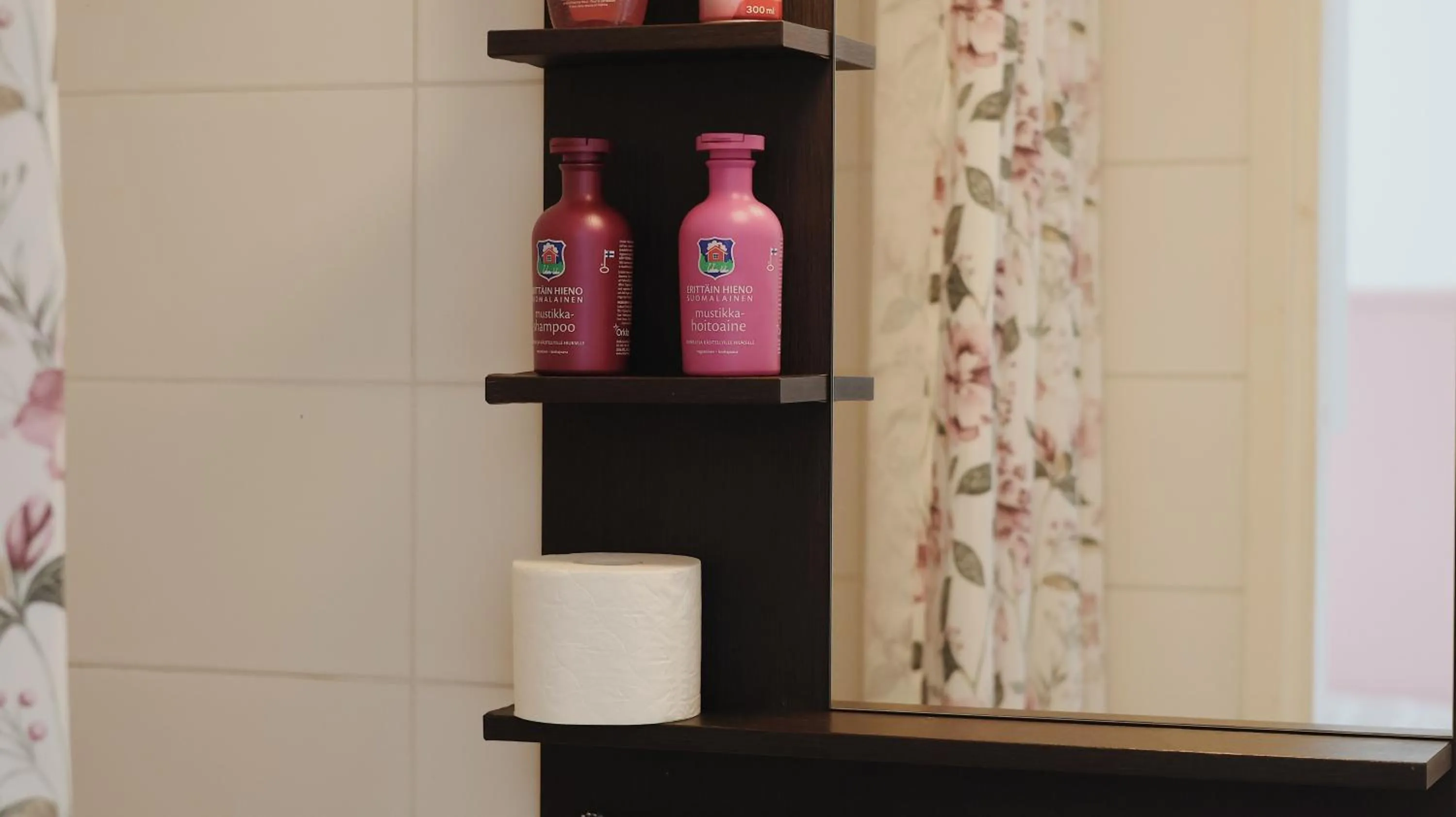 Shower in Huoneistohotelli Marja