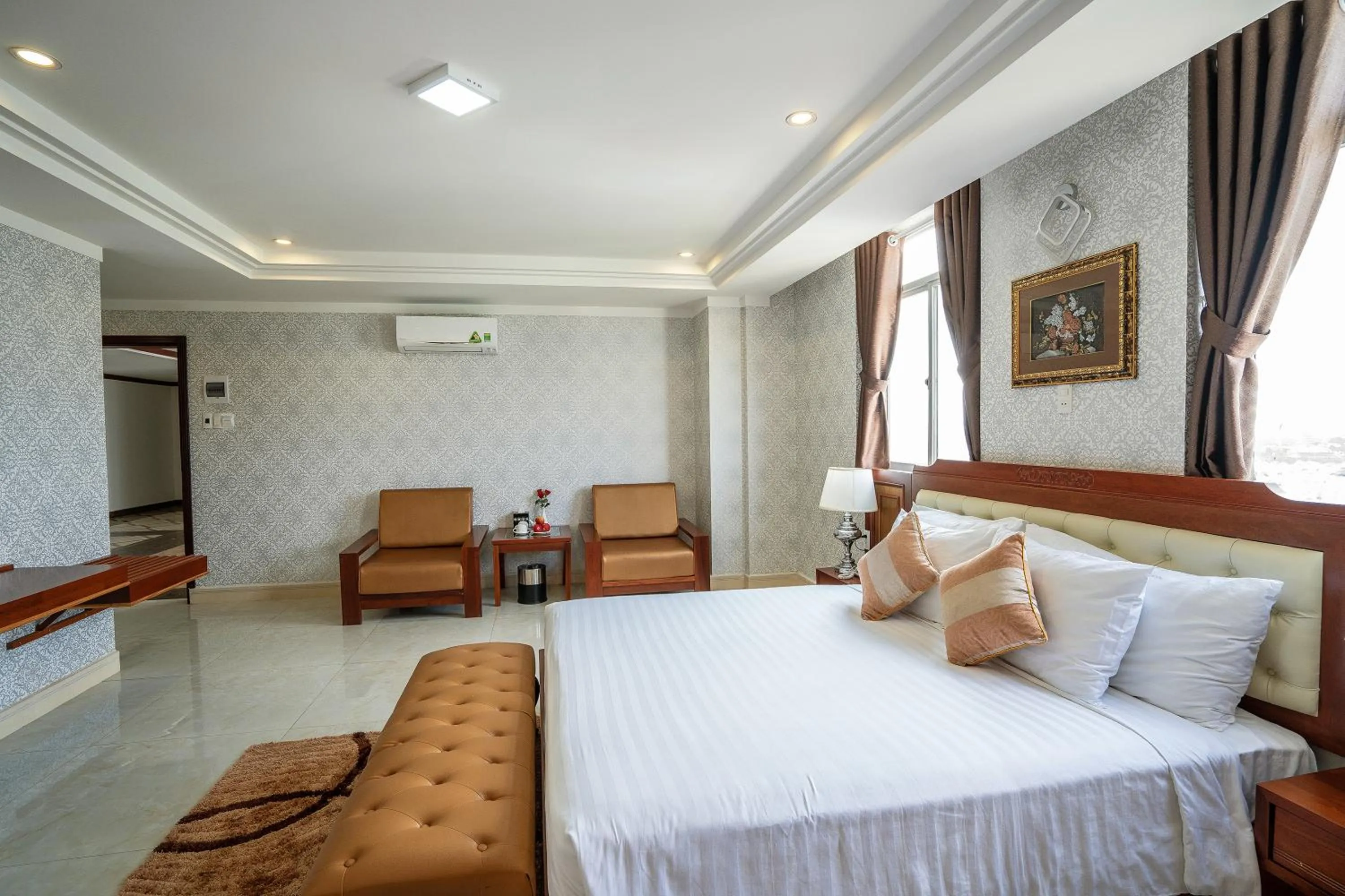 Bed in Duc Long Gia Lai Hotels & Apartment