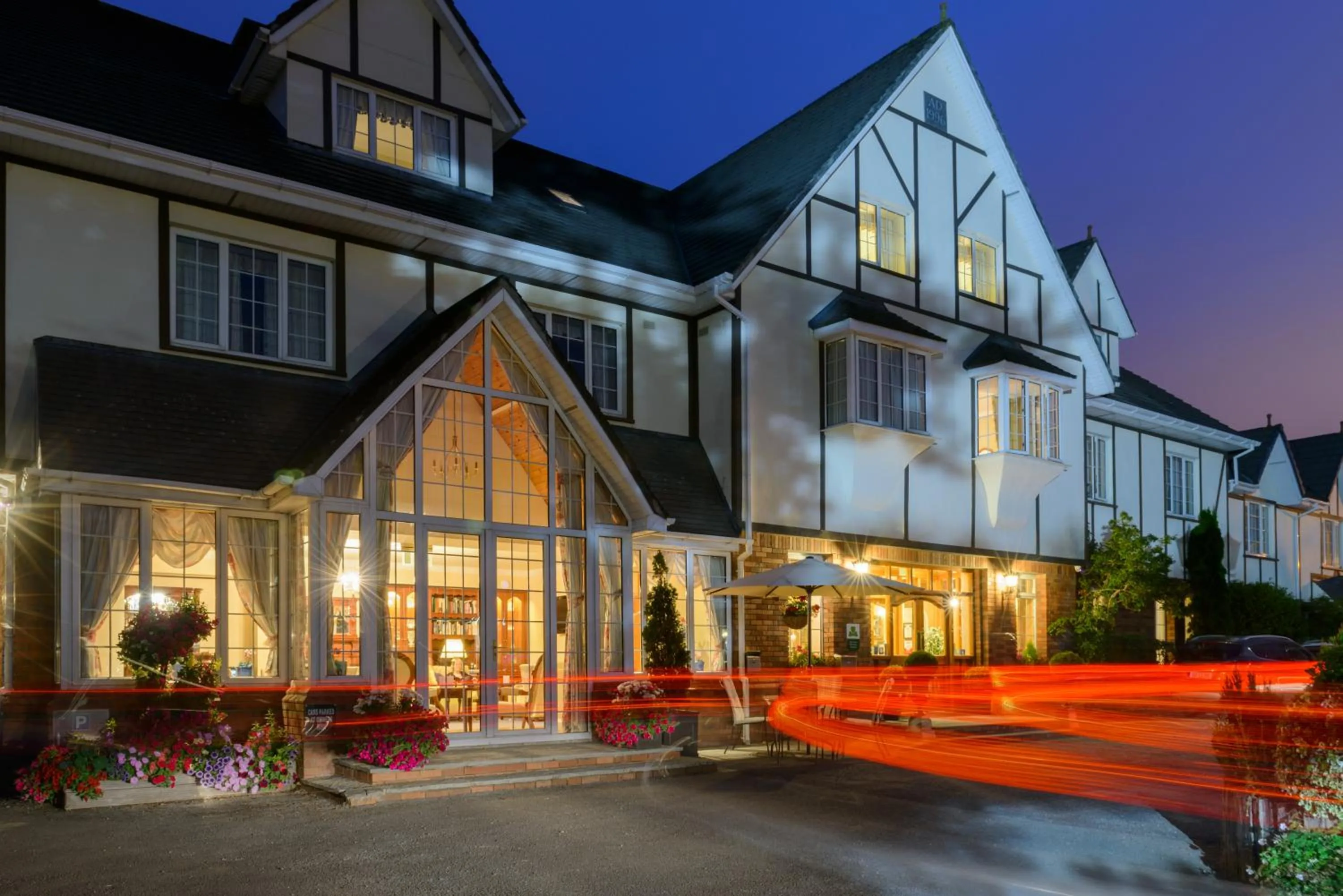 Facade/entrance in Old Weir Lodge